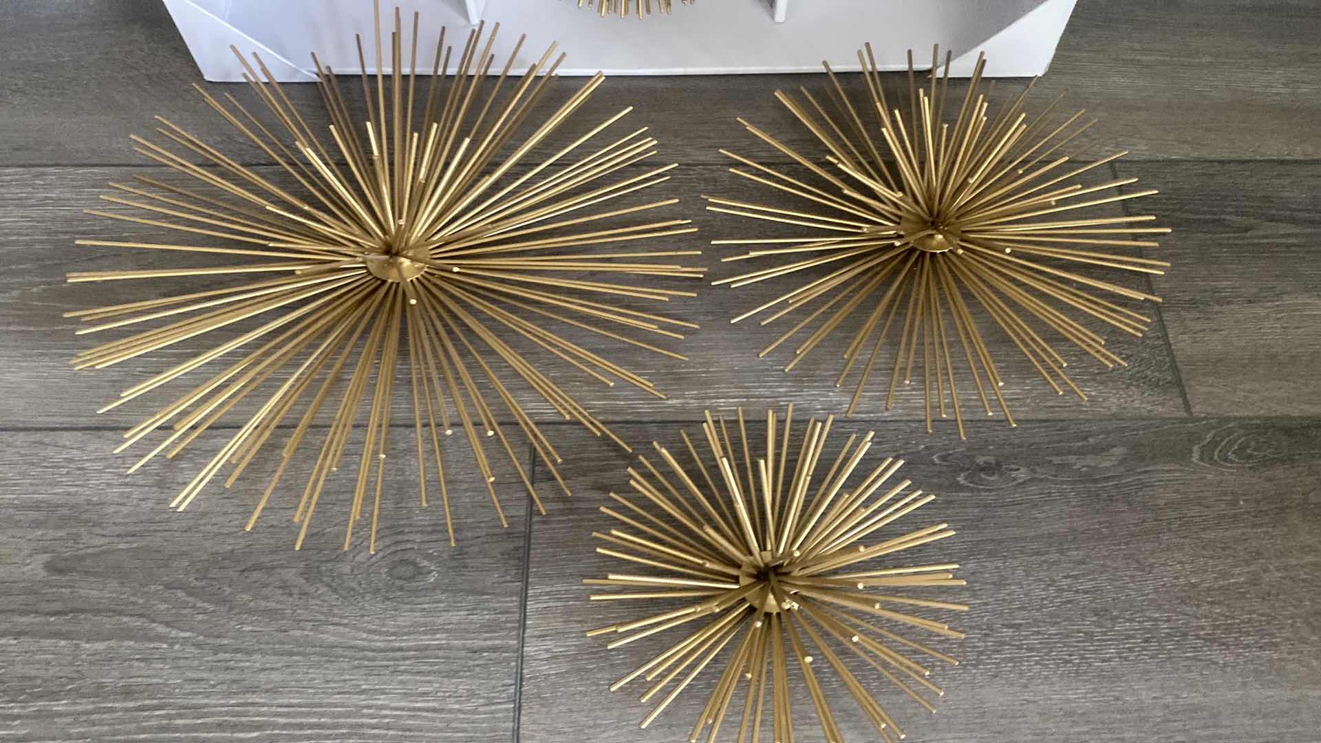 Photo 1 of BREWSTER GOLD WALL DECOR LARGEST 11”