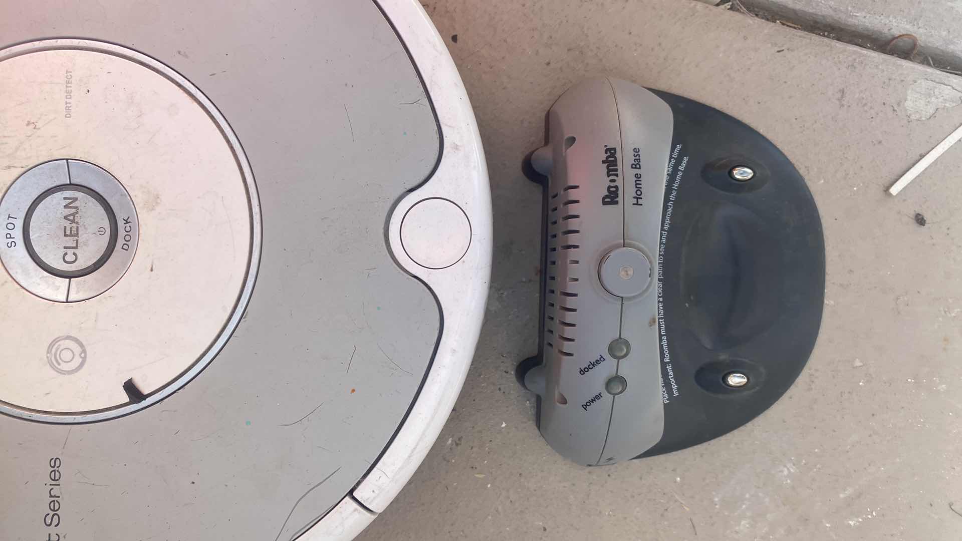 Photo 1 of iROBOT PET SERIES ROOMBA UNTESTED