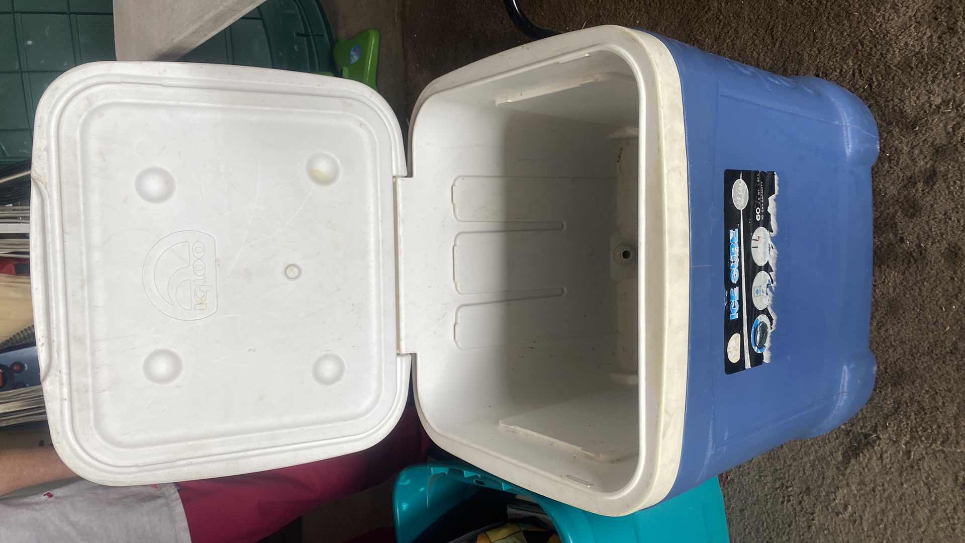 Photo 1 of IGLOO CUBE WITH 4 ICE PACKS