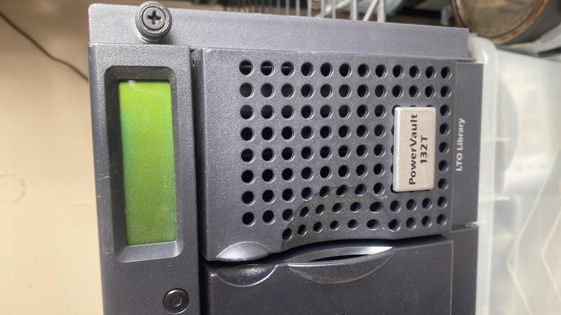 Photo 1 of DELL POWERVAILT 132T