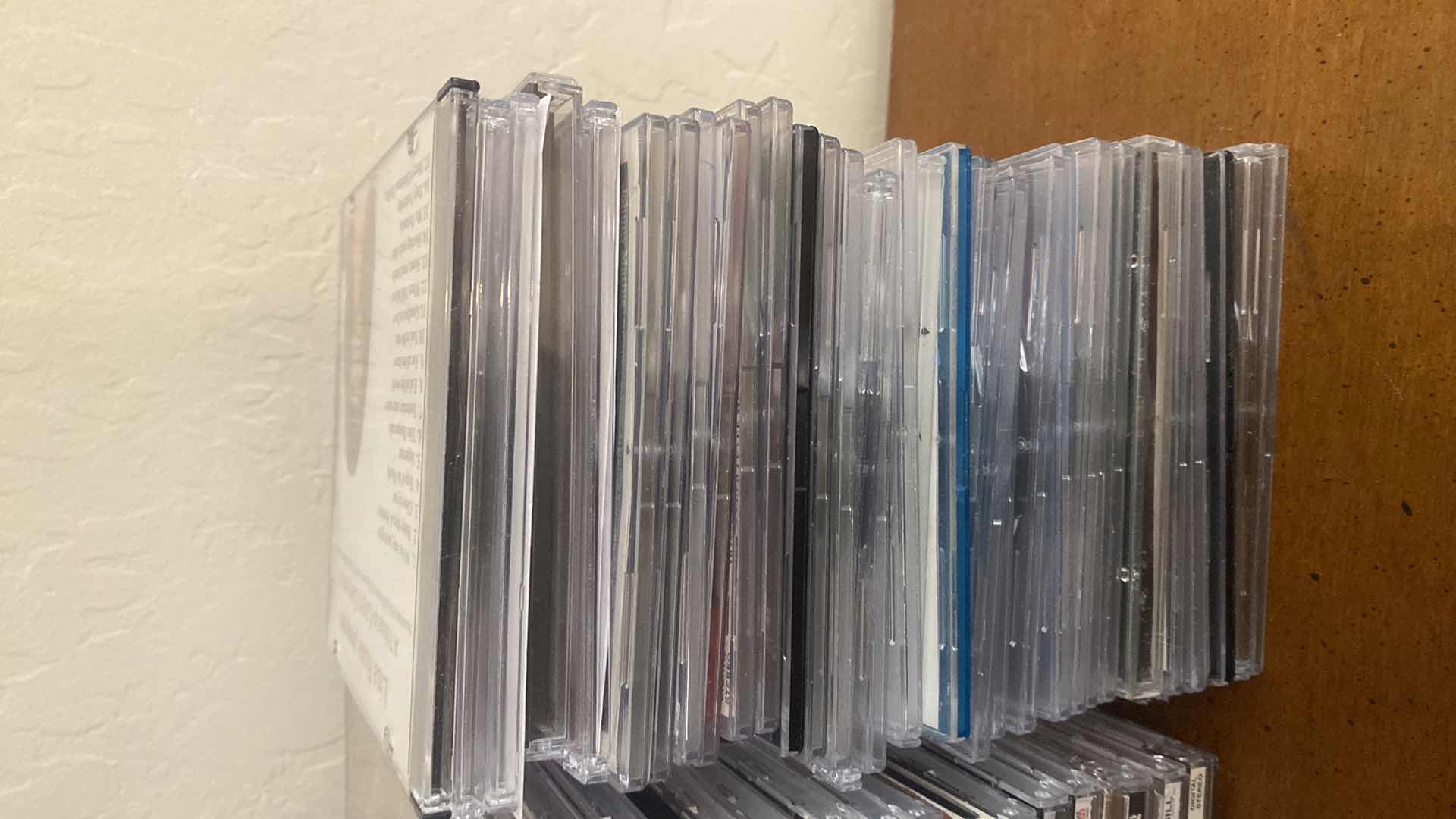 Photo 1 of CD ASSORTMENT VARIOUS ARTISTS AND GENRES