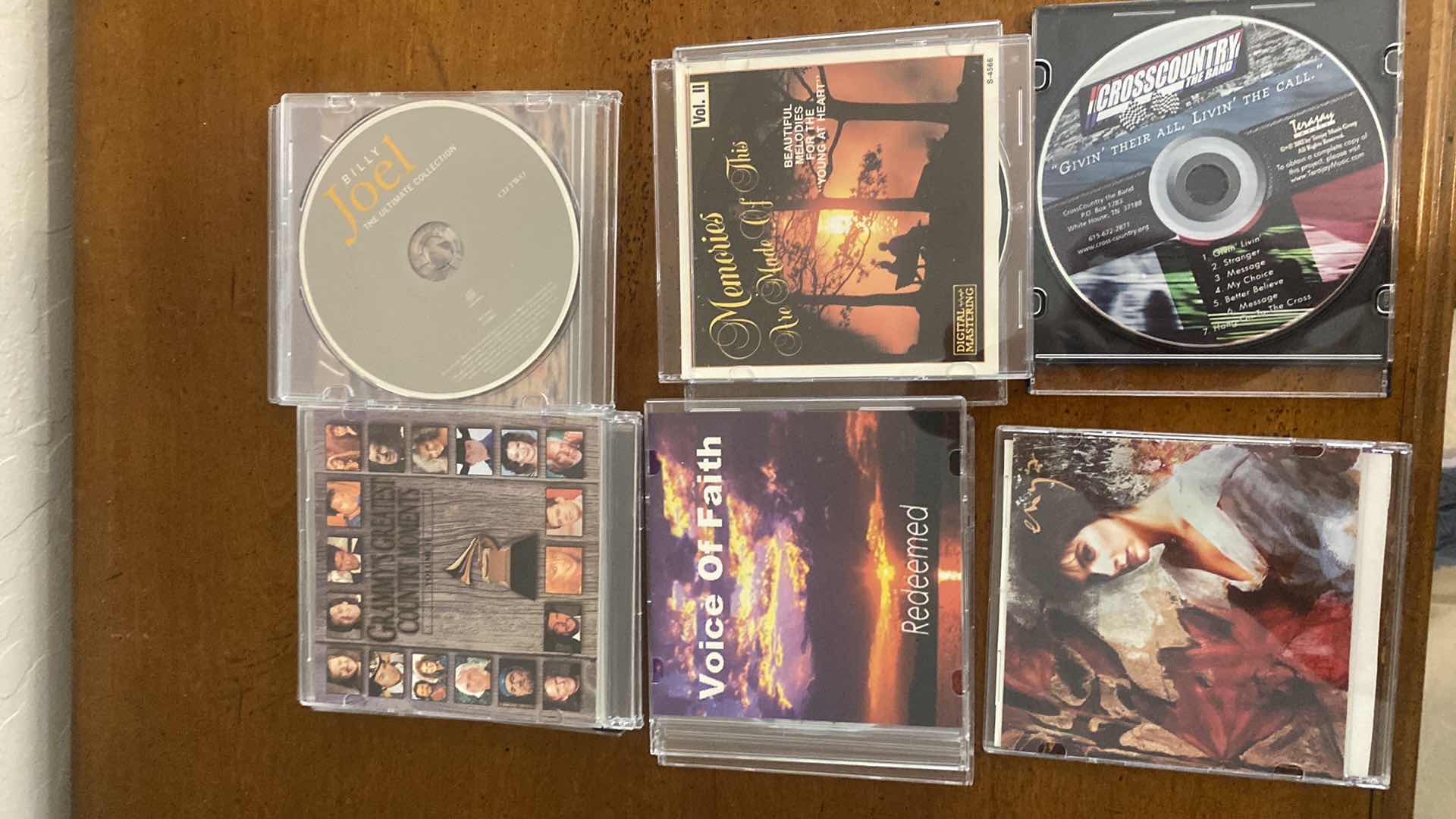 Photo 1 of CD ASSORTMENT VARIOUS ARTISTS AND GENRES