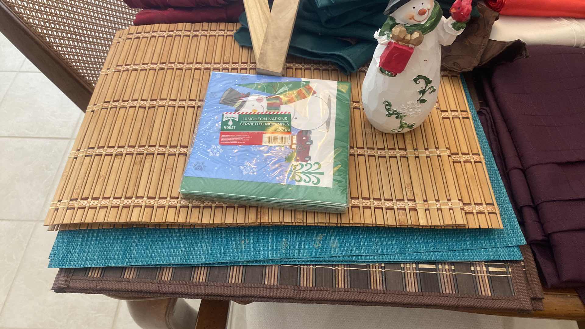 Photo 1 of PLACEMATS & TABLE LINENS