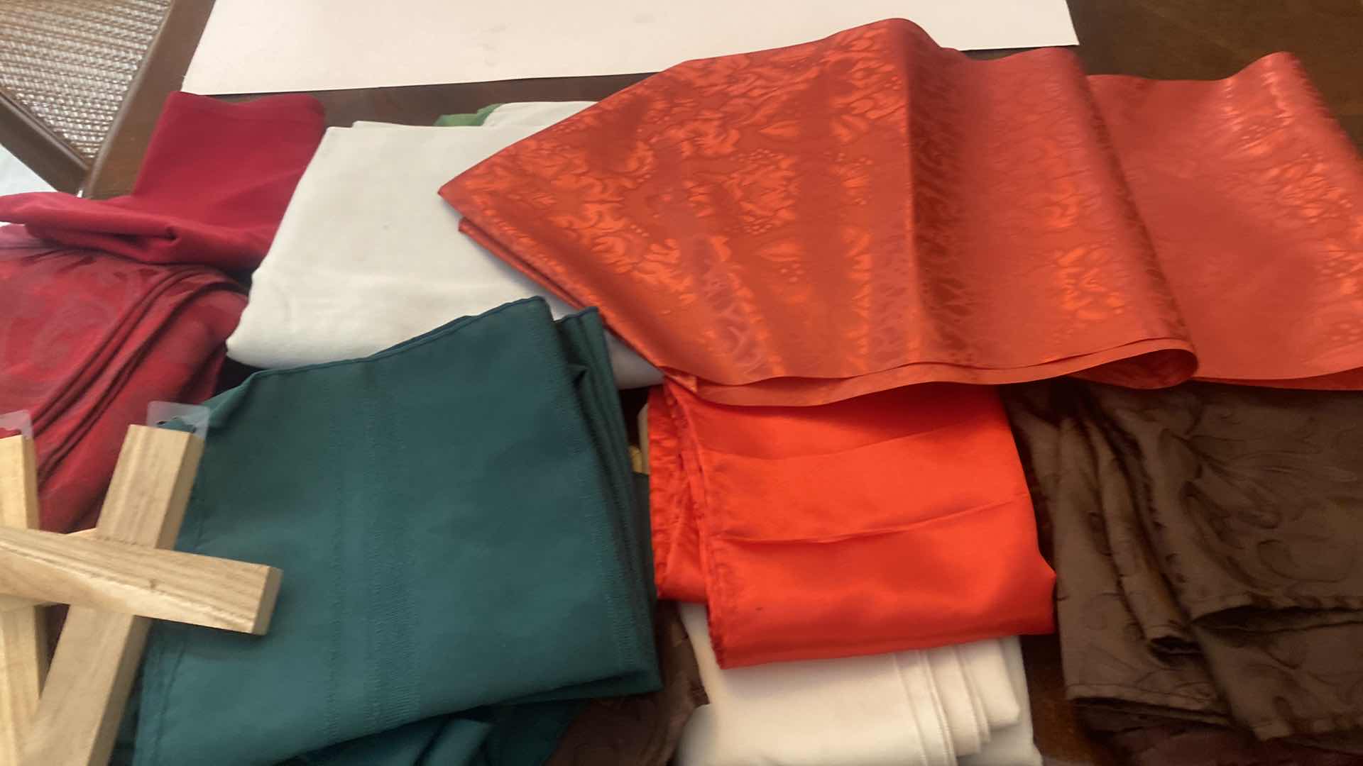 Photo 1 of PLACEMATS & TABLE LINENS