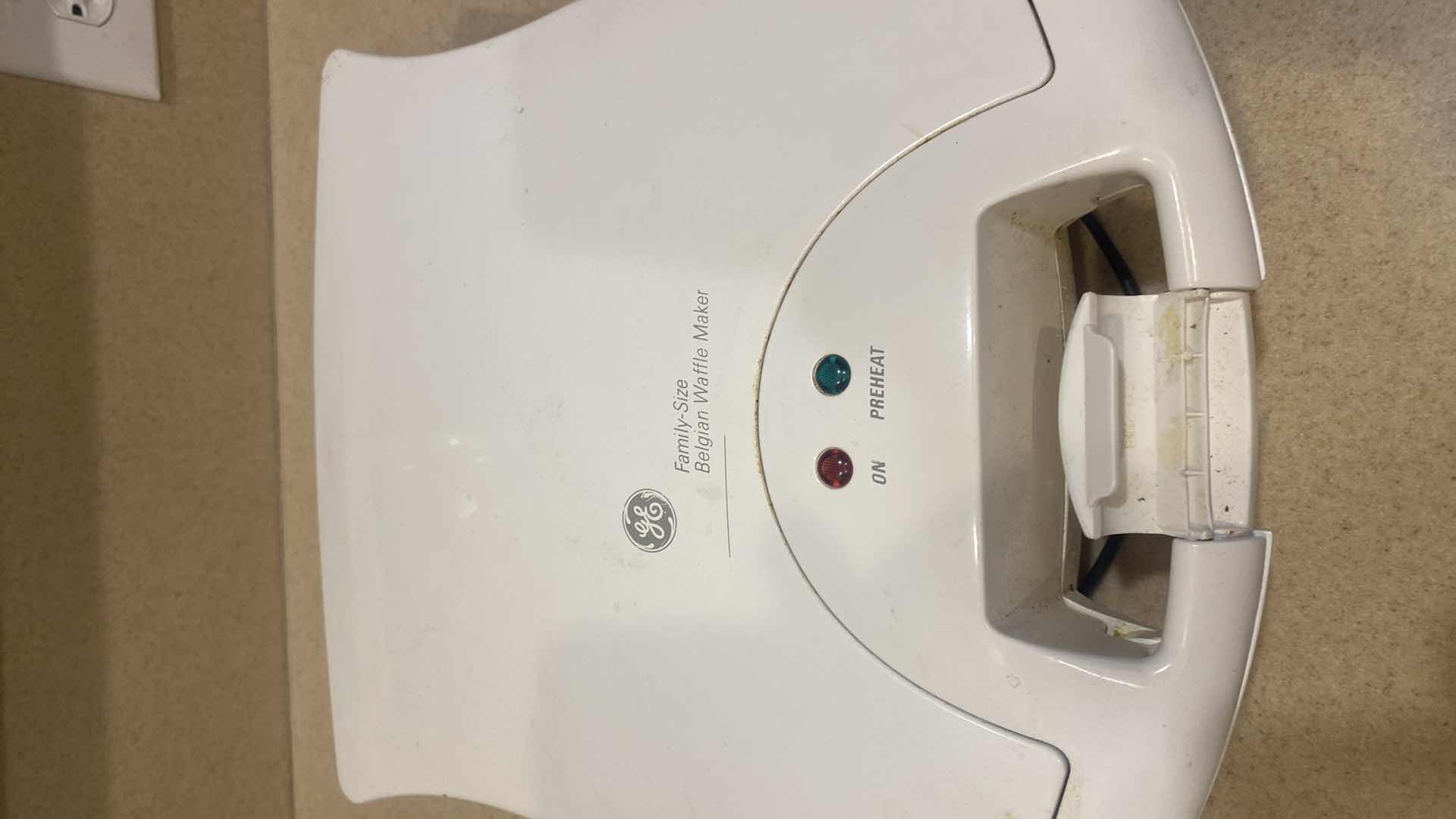 Photo 1 of GE FAMILY SIZE BELGIAN WAFFLE MAKER