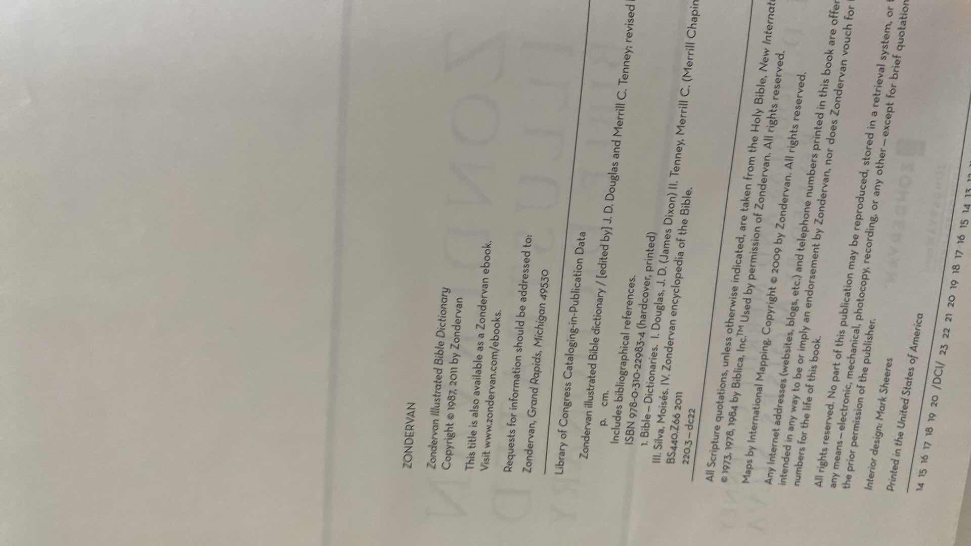 Photo 1 of ZONDERVAN  ILLUSTRATED BIBLE DICTIONARY HARD COVER BOOK