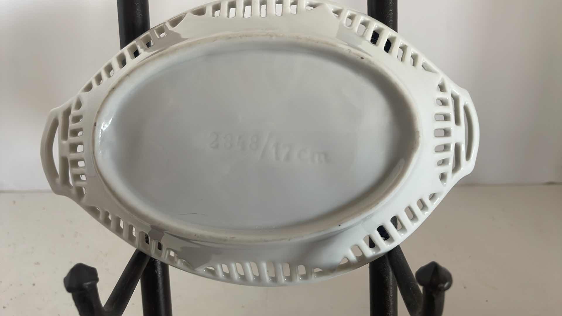 Photo 1 of CHRISTBURG DECORATIVE PLATE  7”W 5”H