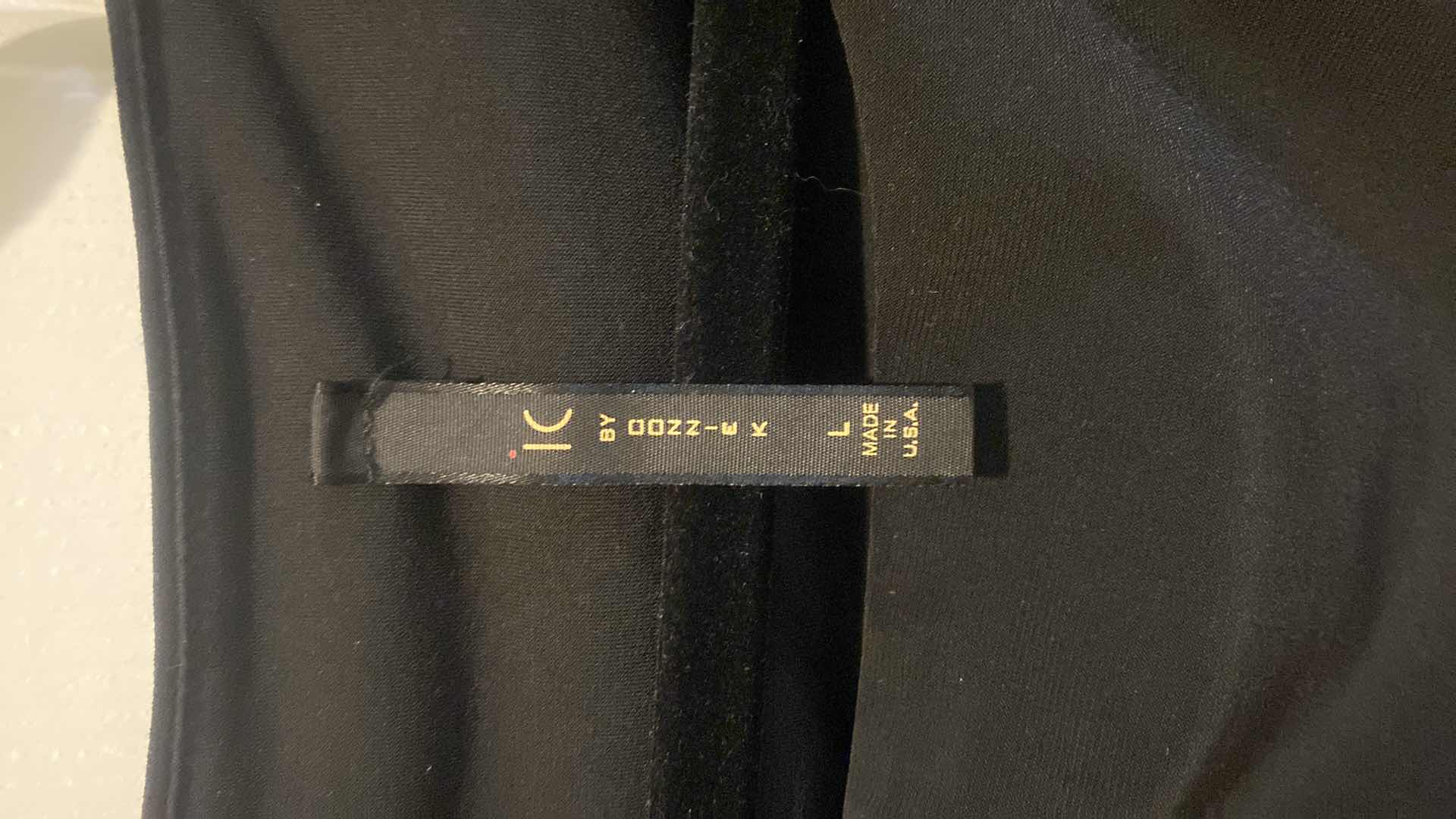 Photo 1 of IC WOMENS SIZE LARGE SHIRRED TOP