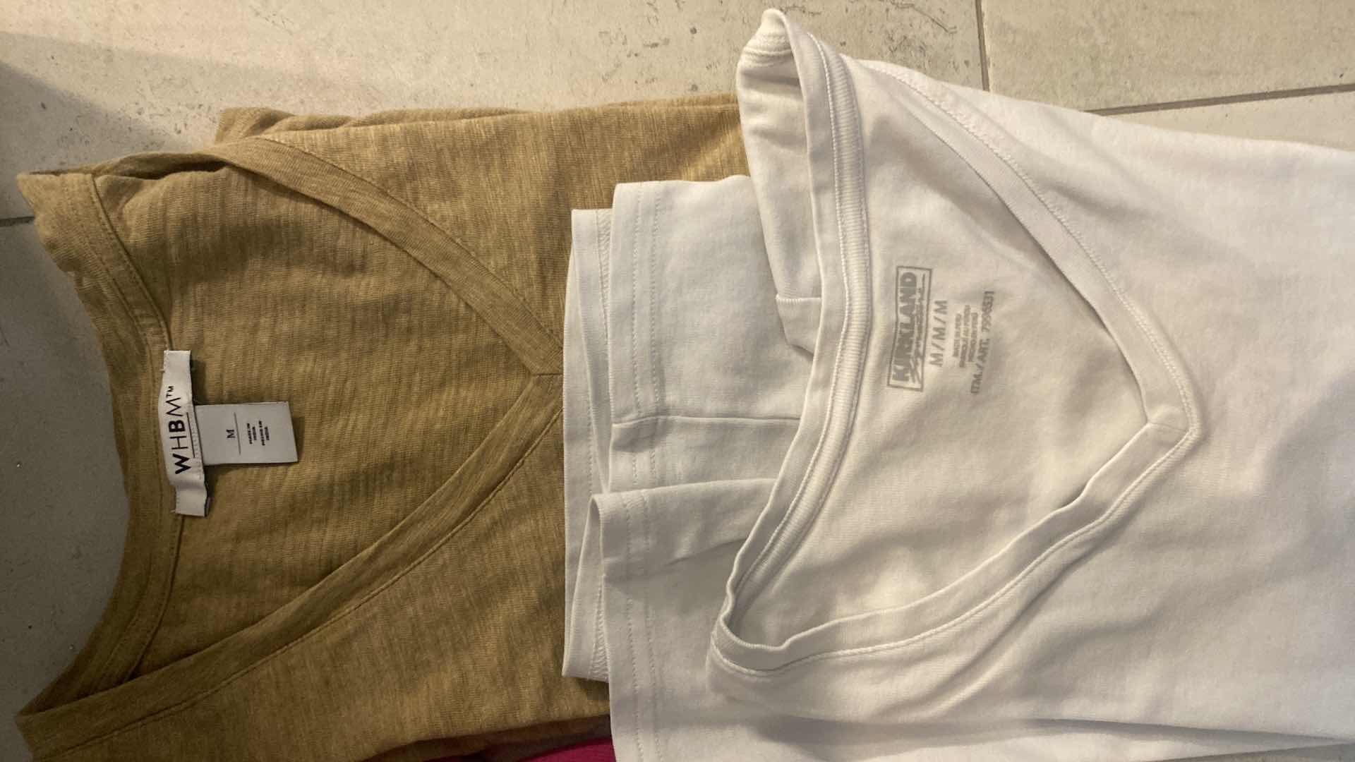 Photo 1 of 6 WOMENS TEE SHIRTS ASSORTED SIZES & BRANDS