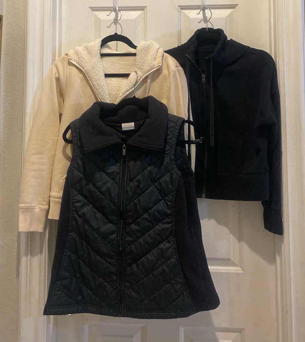View 1 of 2 WOMENS SIZE MEDIUM ZIP UP SWEAT SHIRTS & 1 COLUMBIA SIZE LARGE VEST