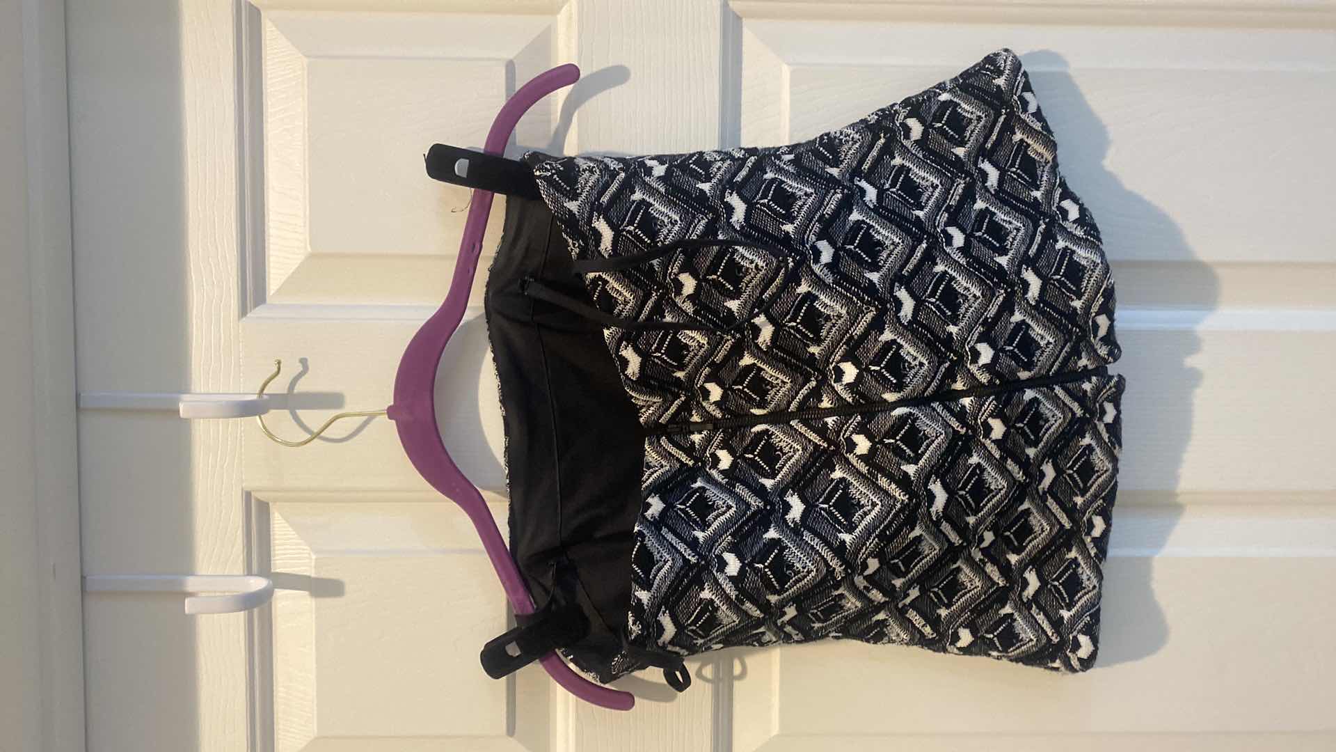 View 3 of LIKE NEW WOMENS SIZE 4 WHITEHOUSE BLACK MARKET BUSTIER WITH REMOVABLE STRAPS