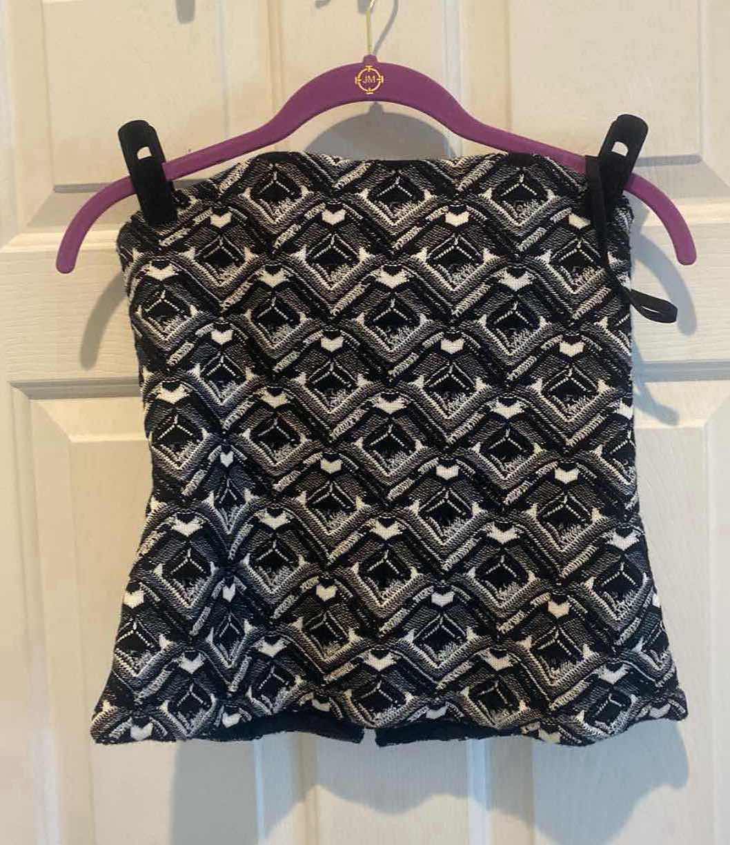 View 1 of LIKE NEW WOMENS SIZE 4 WHITEHOUSE BLACK MARKET BUSTIER WITH REMOVABLE STRAPS