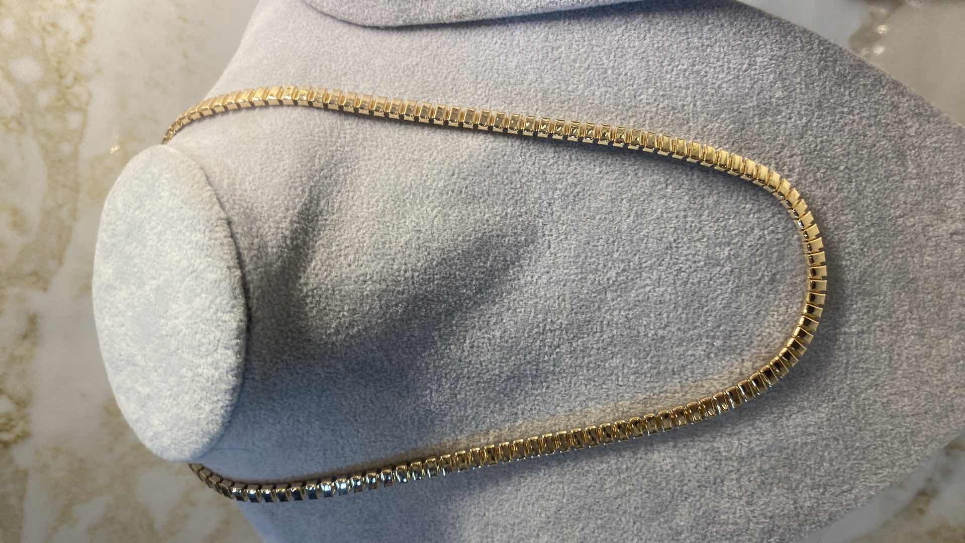 Photo 1 of 3- FASHION JEWELRY - 3 GOLD TONE NECKLACES