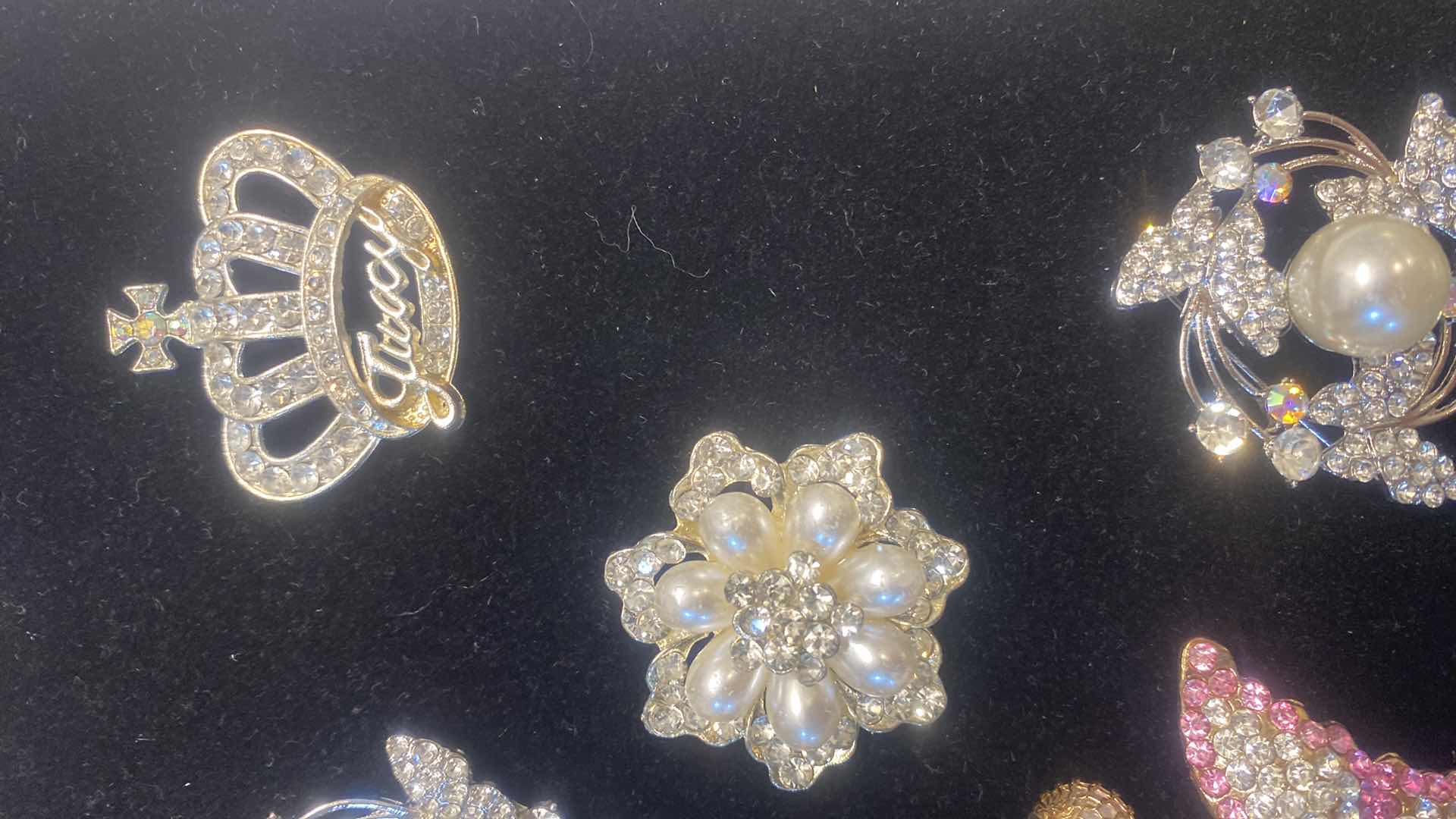 Photo 1 of NEW - 5 - FASHION JEWELRY- PINS