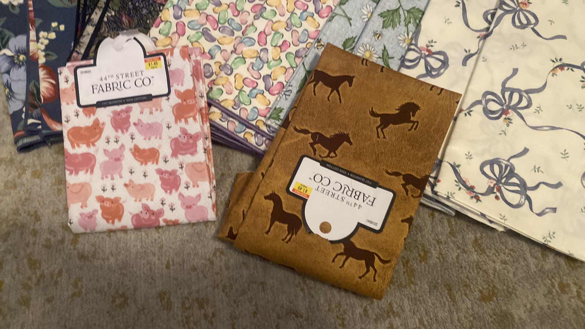 Photo 1 of CRAFTING BANDANAS NAPKINS & FABRIC IN REUSABLE NYLON BAG