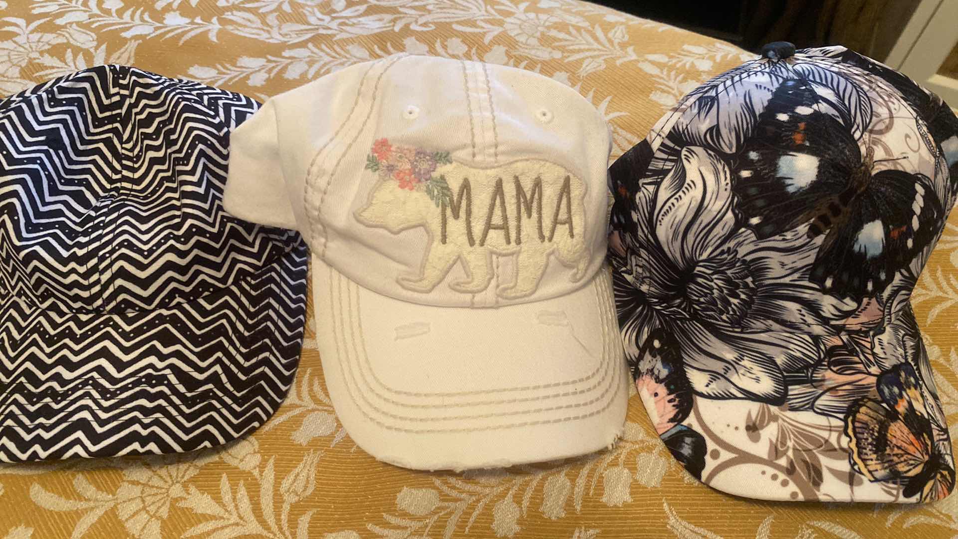 Photo 1 of NEW - 7 CAPS