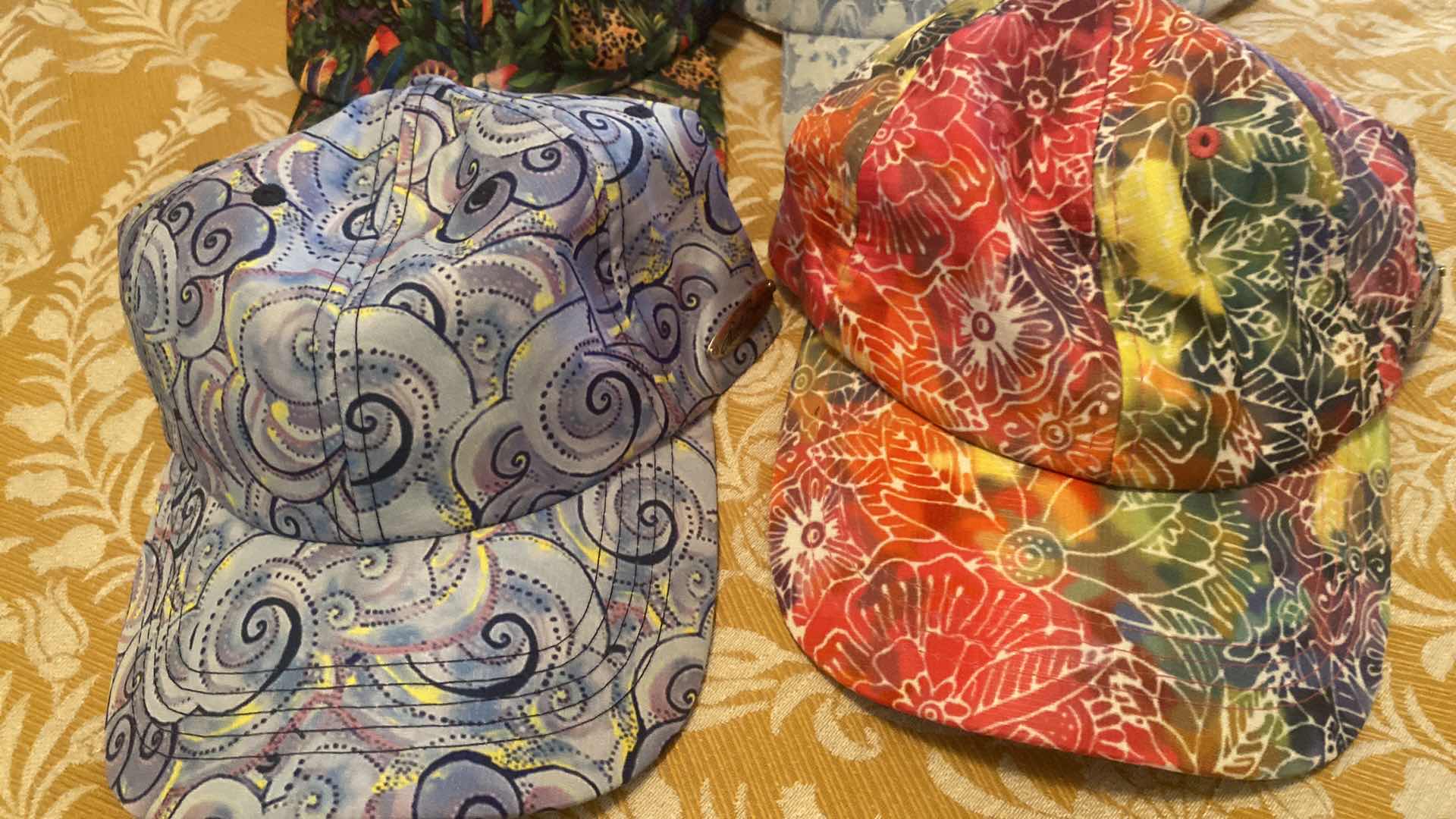 Photo 1 of NEW - 7 CAPS