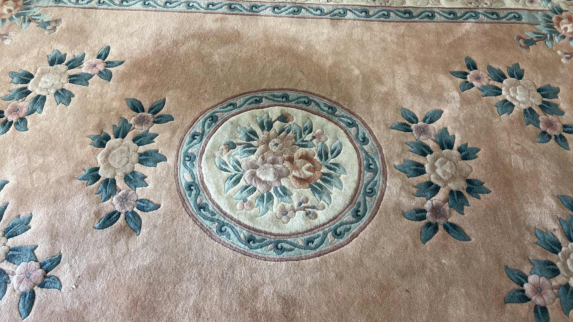 Photo 3 of ROSE FLORAL WOOL AREA RUG