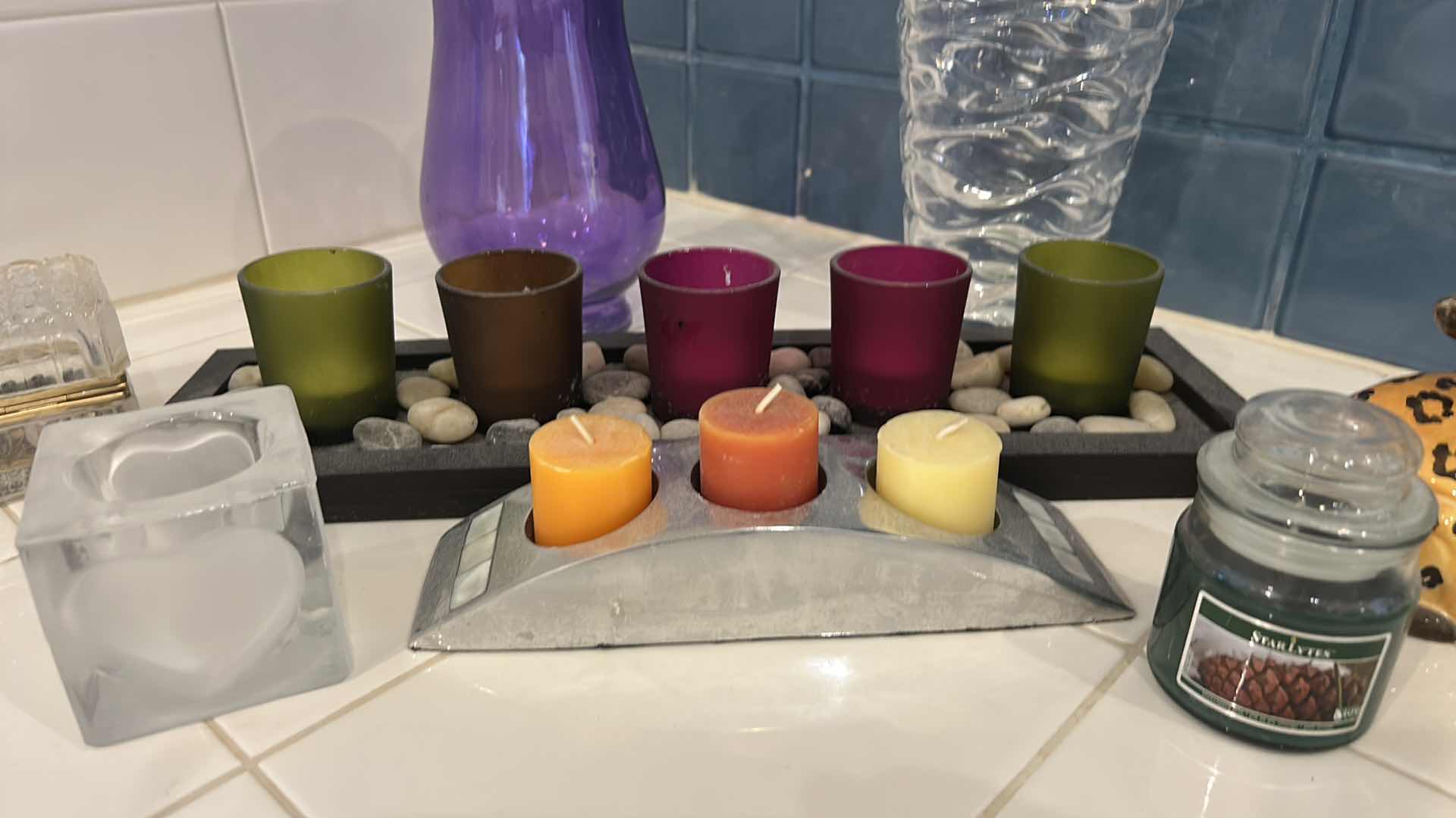 Photo 1 of HOME DECOR AND ACCESSORIES