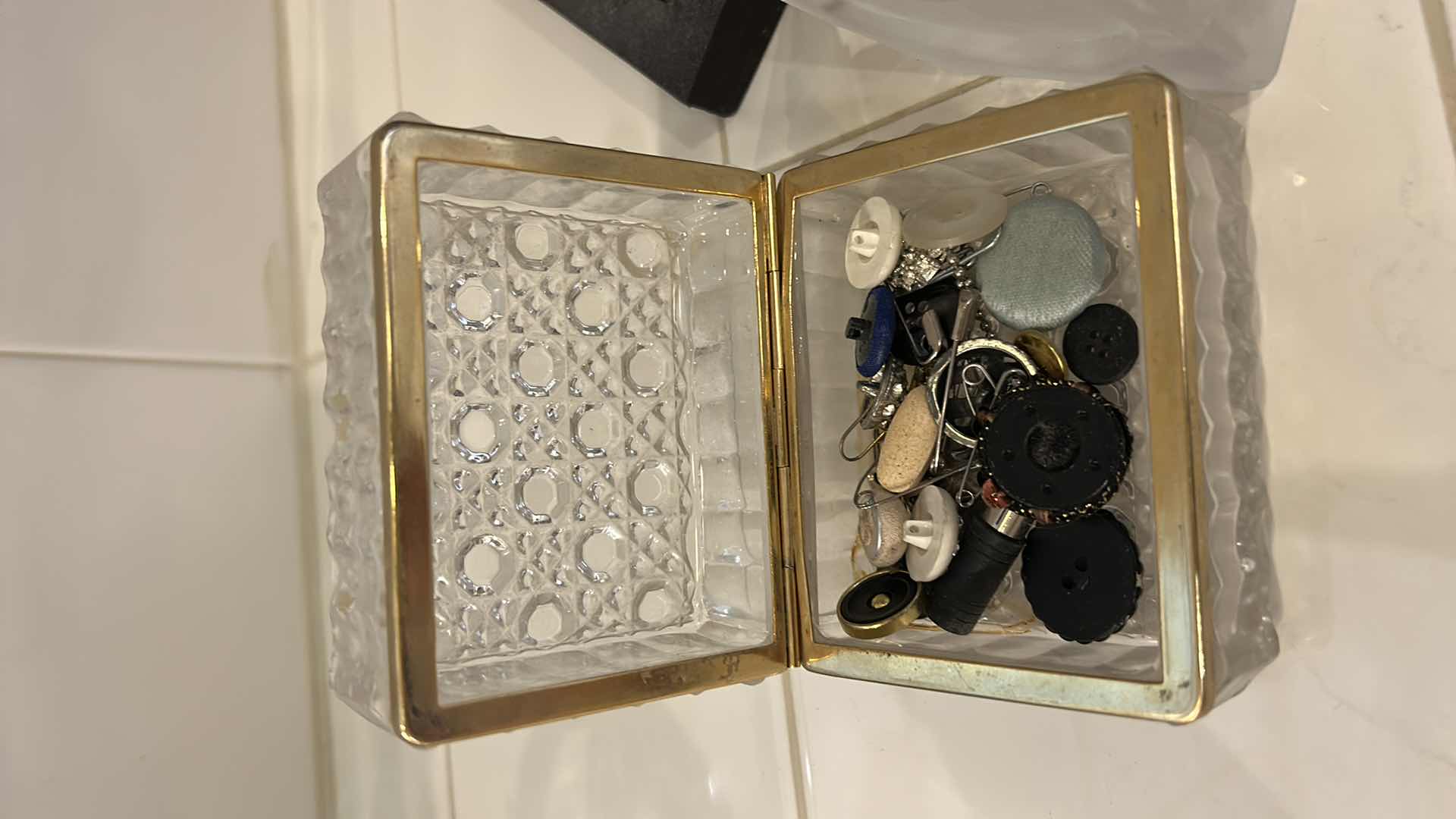 Photo 1 of HOME DECOR AND ACCESSORIES