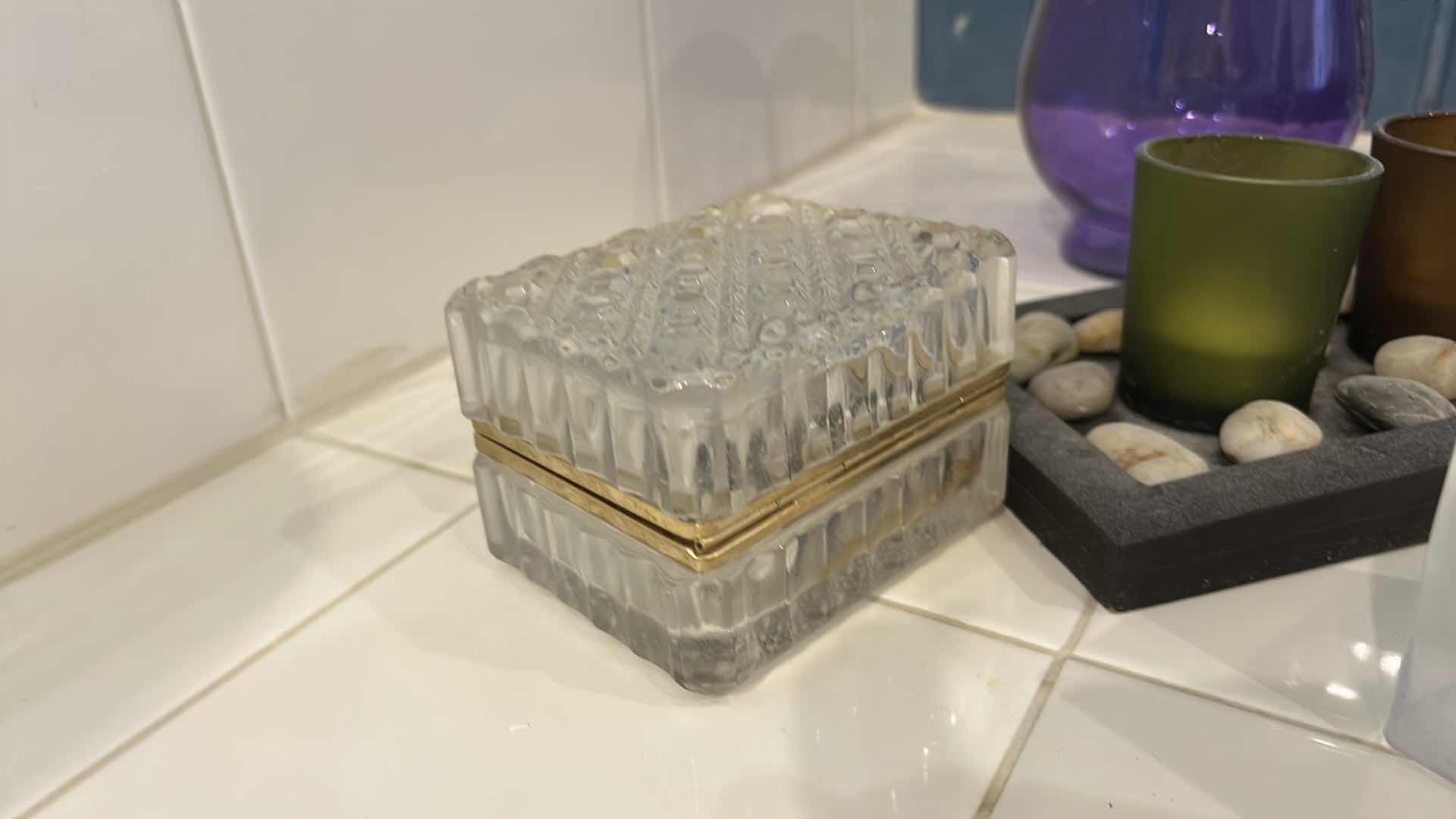 Photo 1 of HOME DECOR AND ACCESSORIES