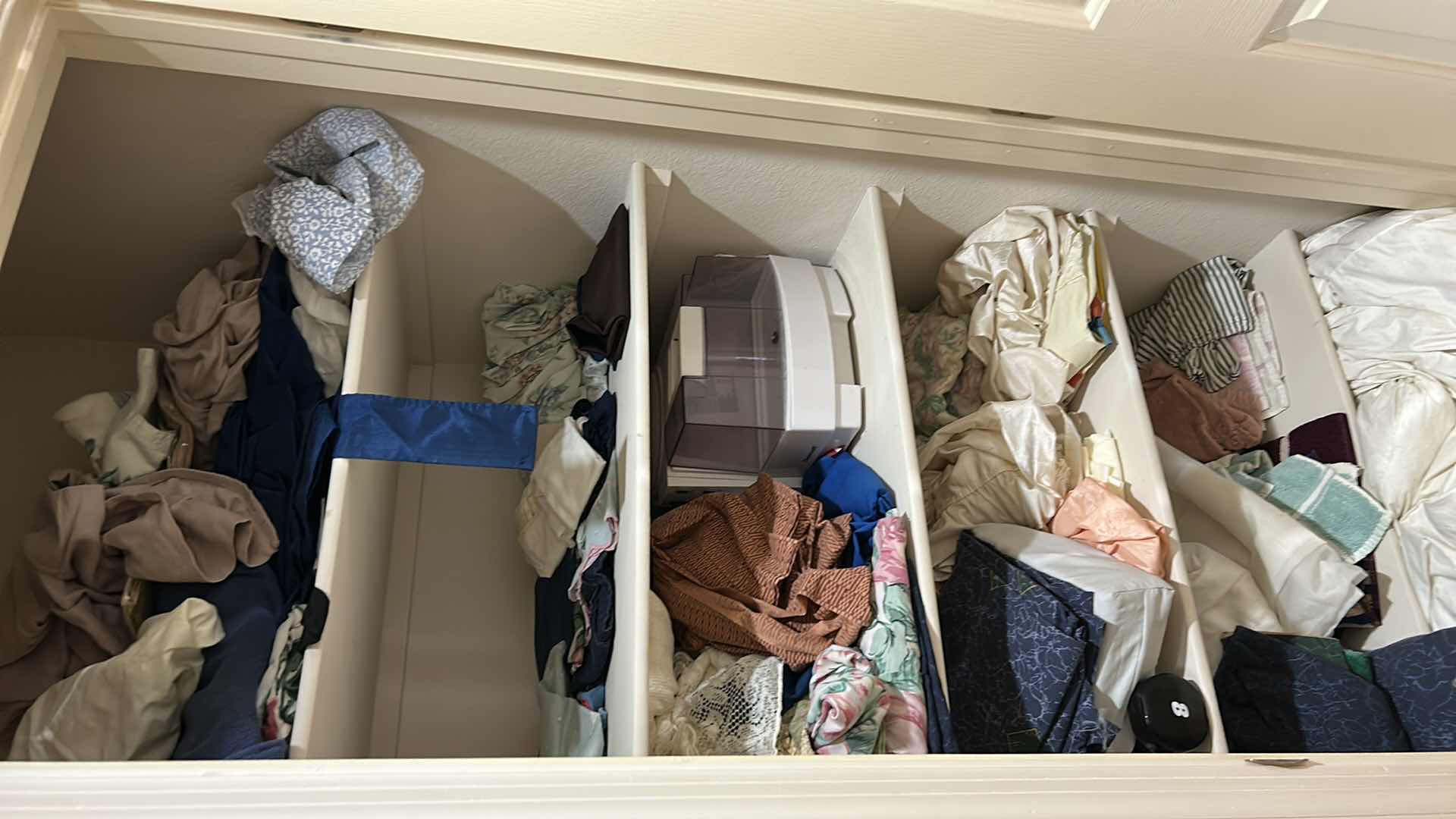 Photo 1 of CONTENTS OF LINEN CLOSET