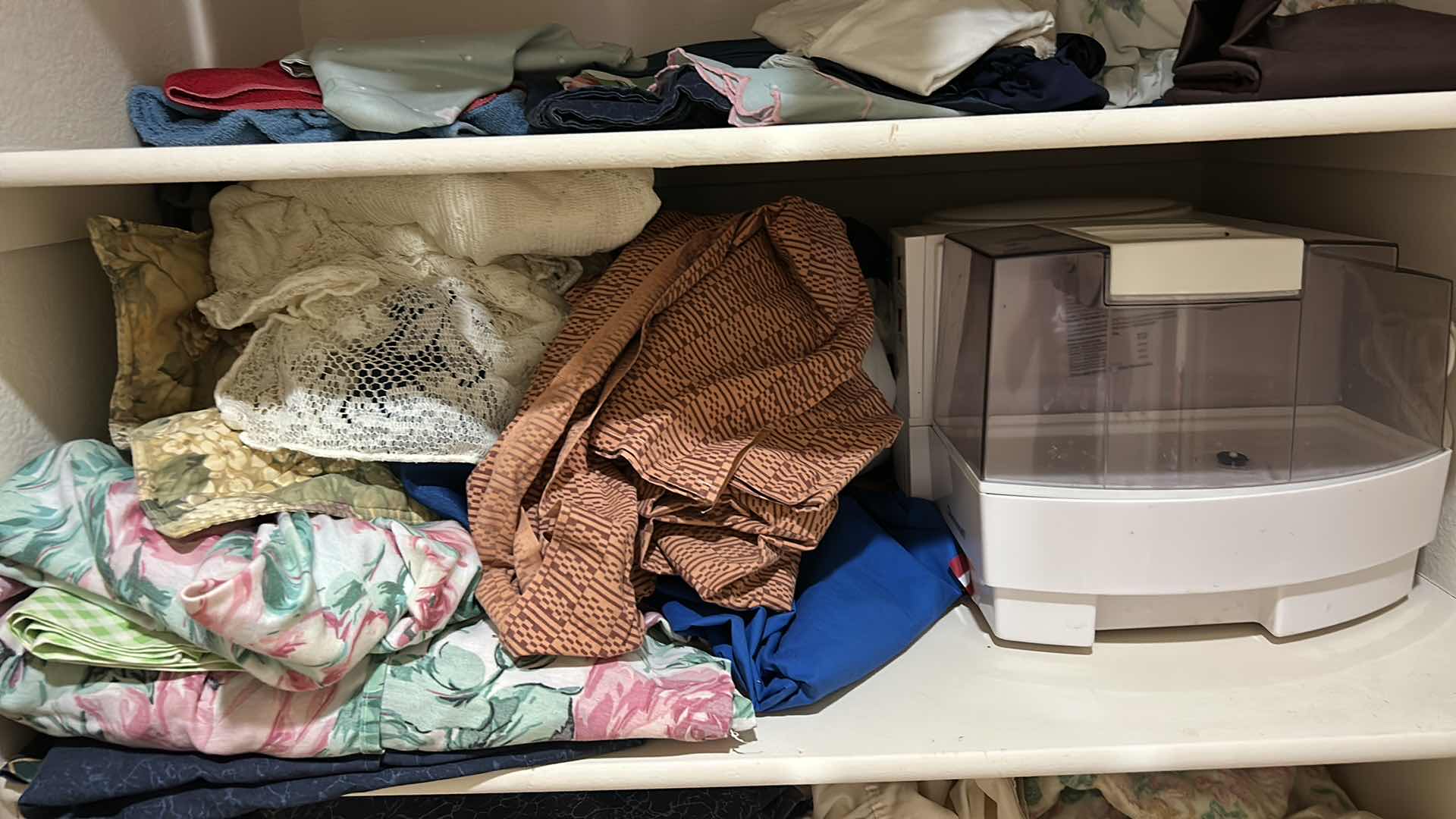 Photo 1 of CONTENTS OF LINEN CLOSET