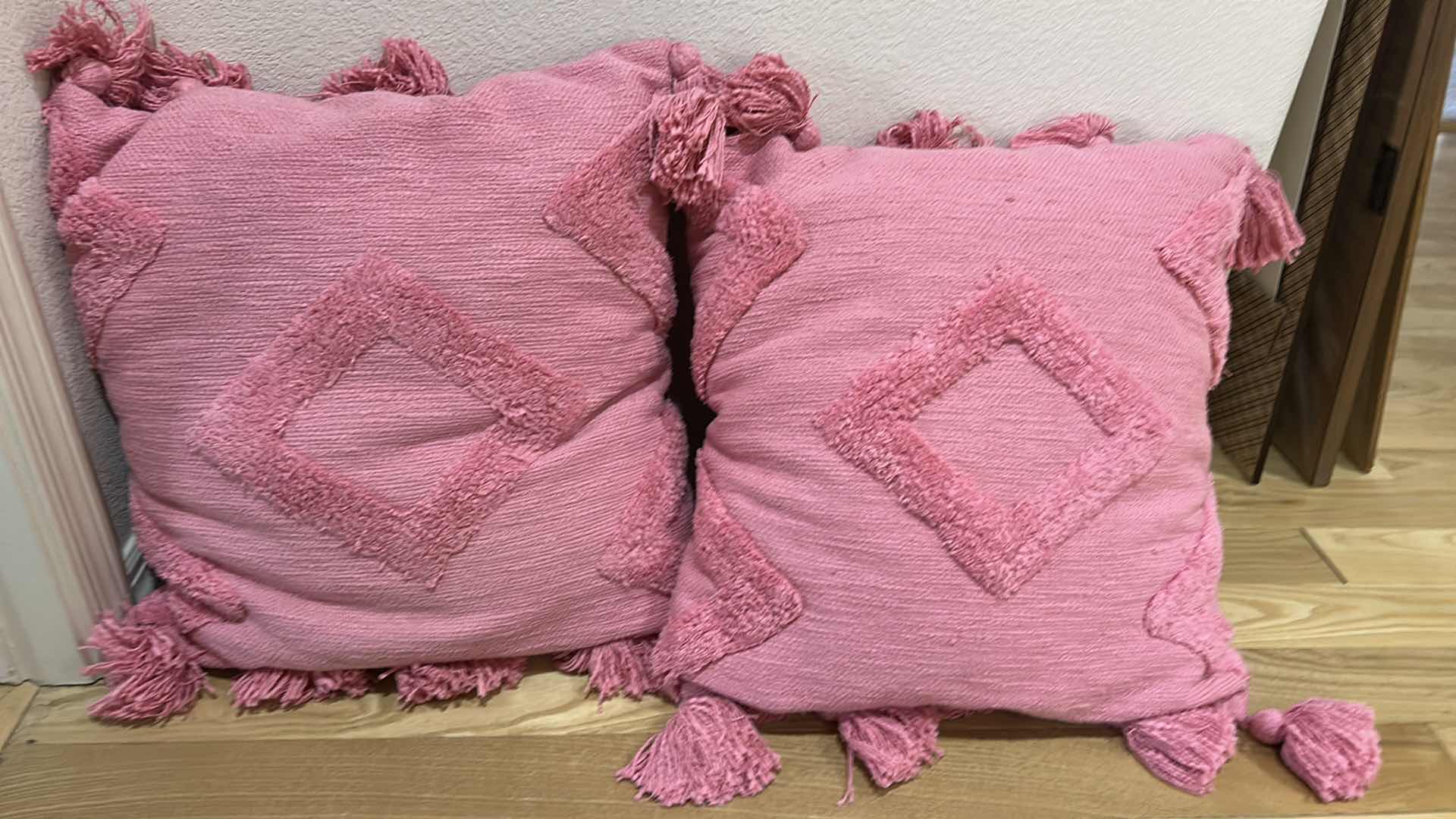 Photo 1 of PINK AND ORANGE TOSS PILLOWS, ART ON CANVAS  24” x 16” AND CLOCK