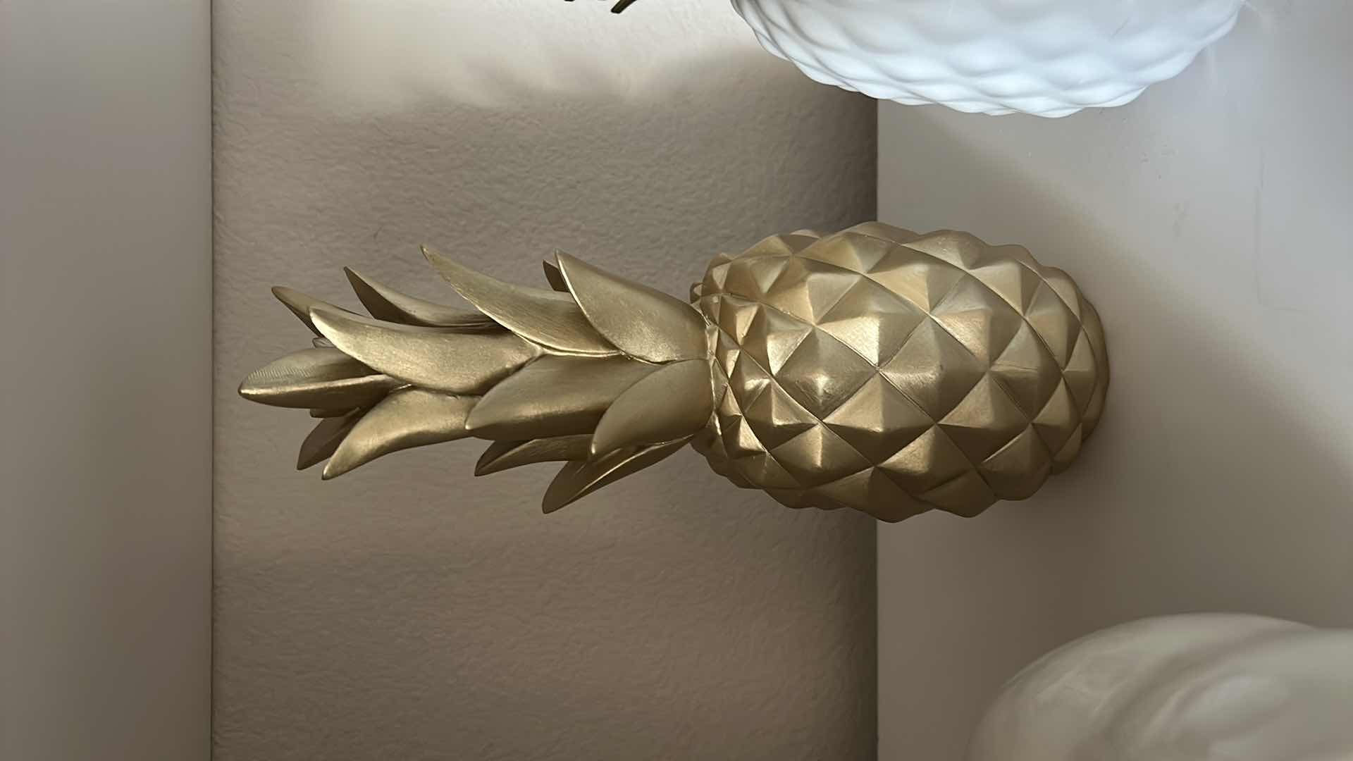 Photo 5 of CONTENTS ON SHELF HOME DECOR