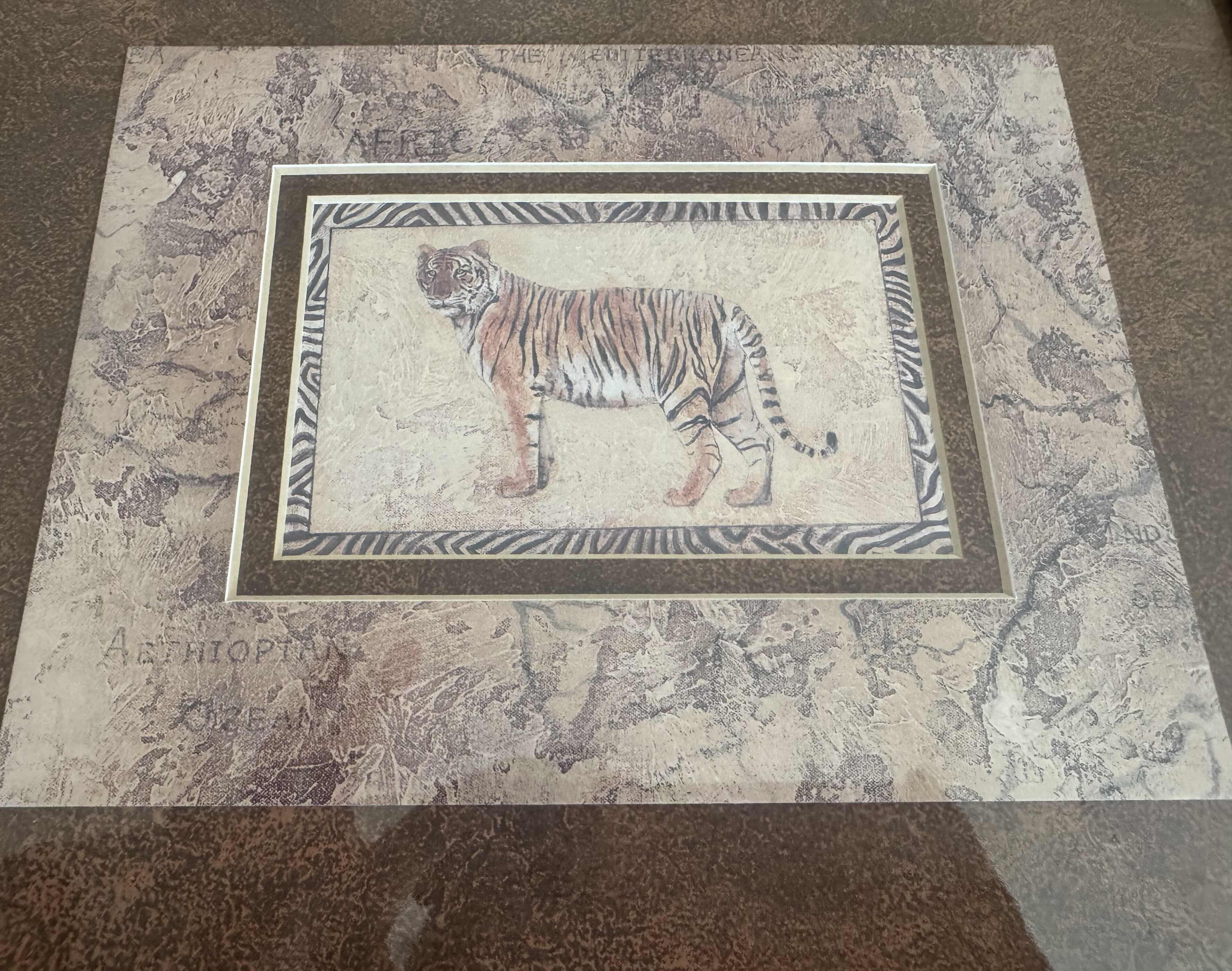 Photo 1 of 2- VINTAGE WOOD AND RESIN FRAMED TIGER ART PRINT
W15.5” X L13.5”