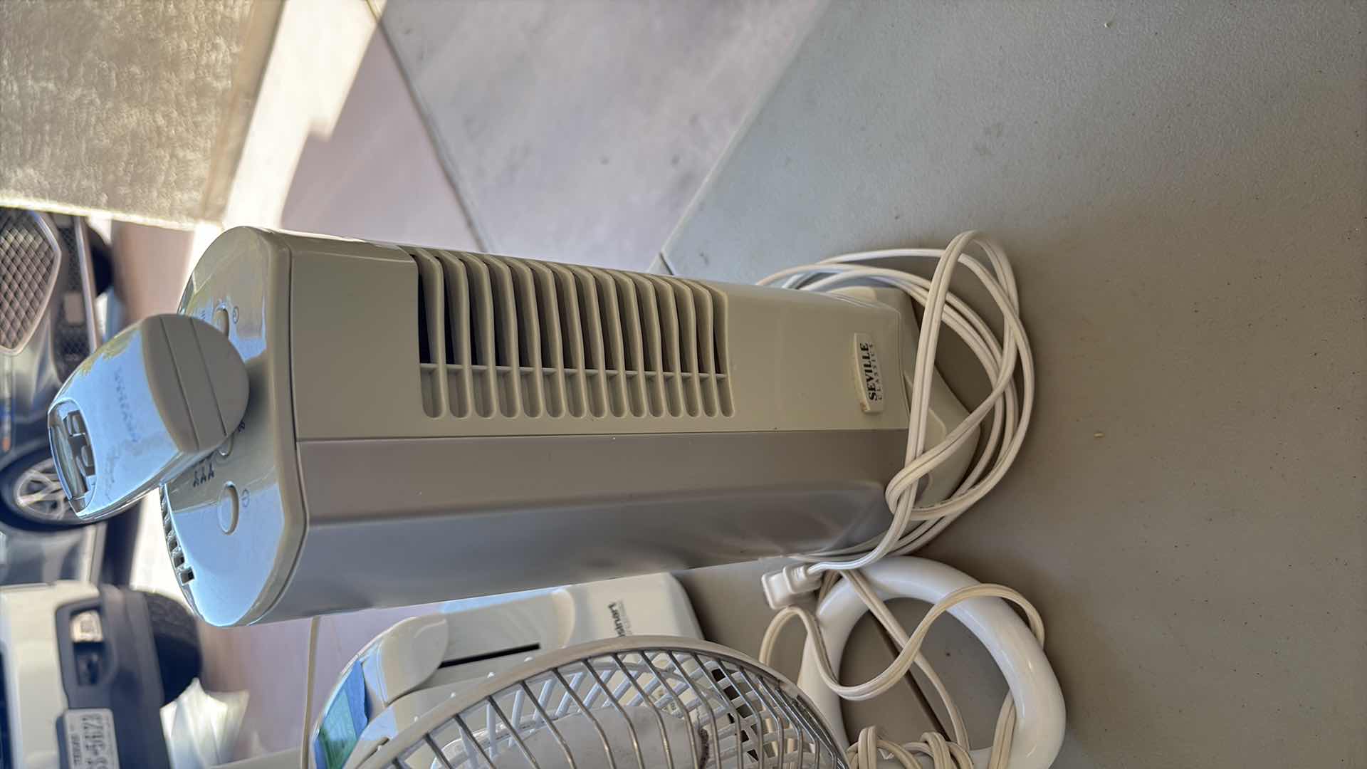 Photo 1 of DESKTOP FANS