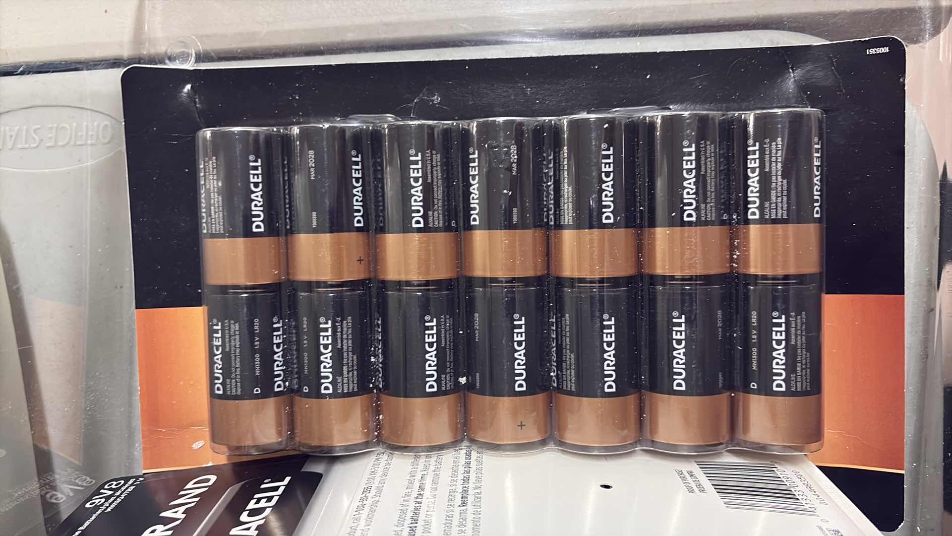 Photo 1 of DURACELL 9V AND D BATTERIES