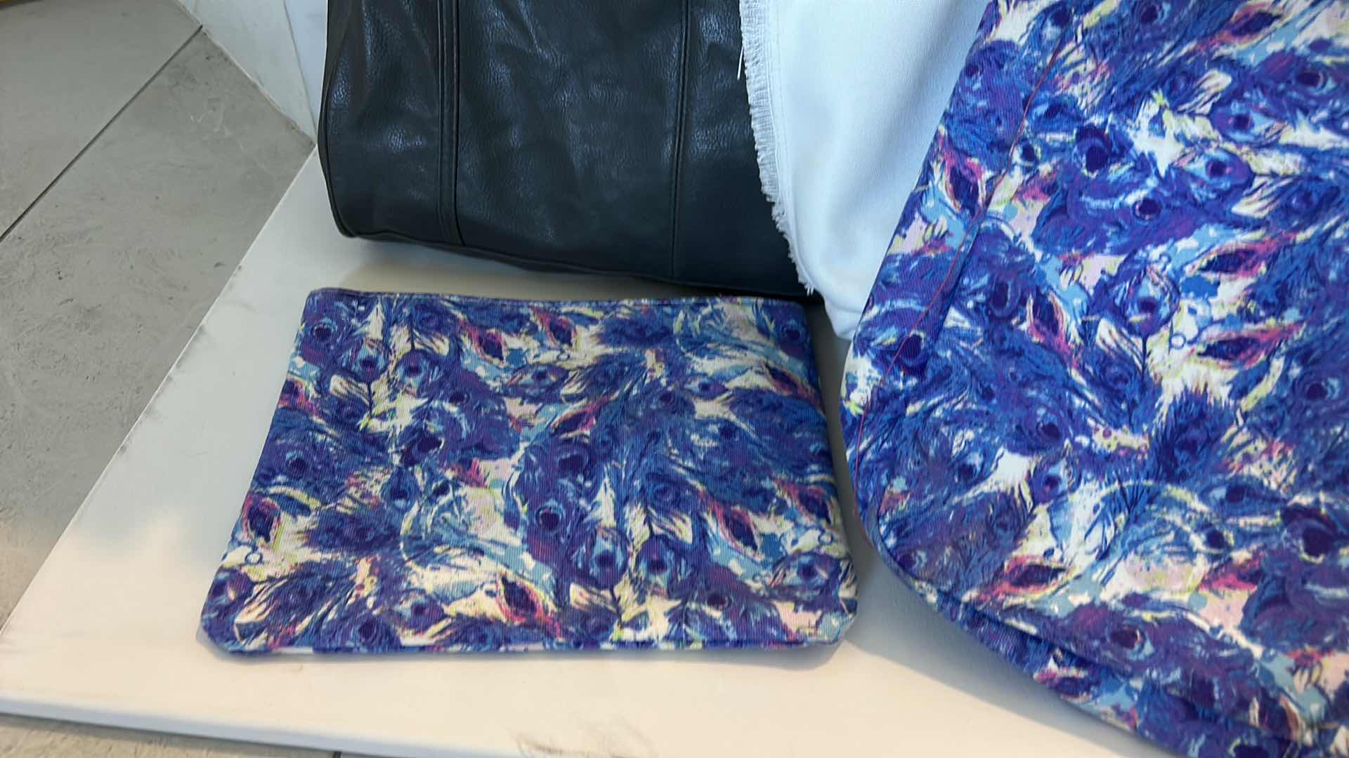 Photo 1 of 4 WOMENS TOTES