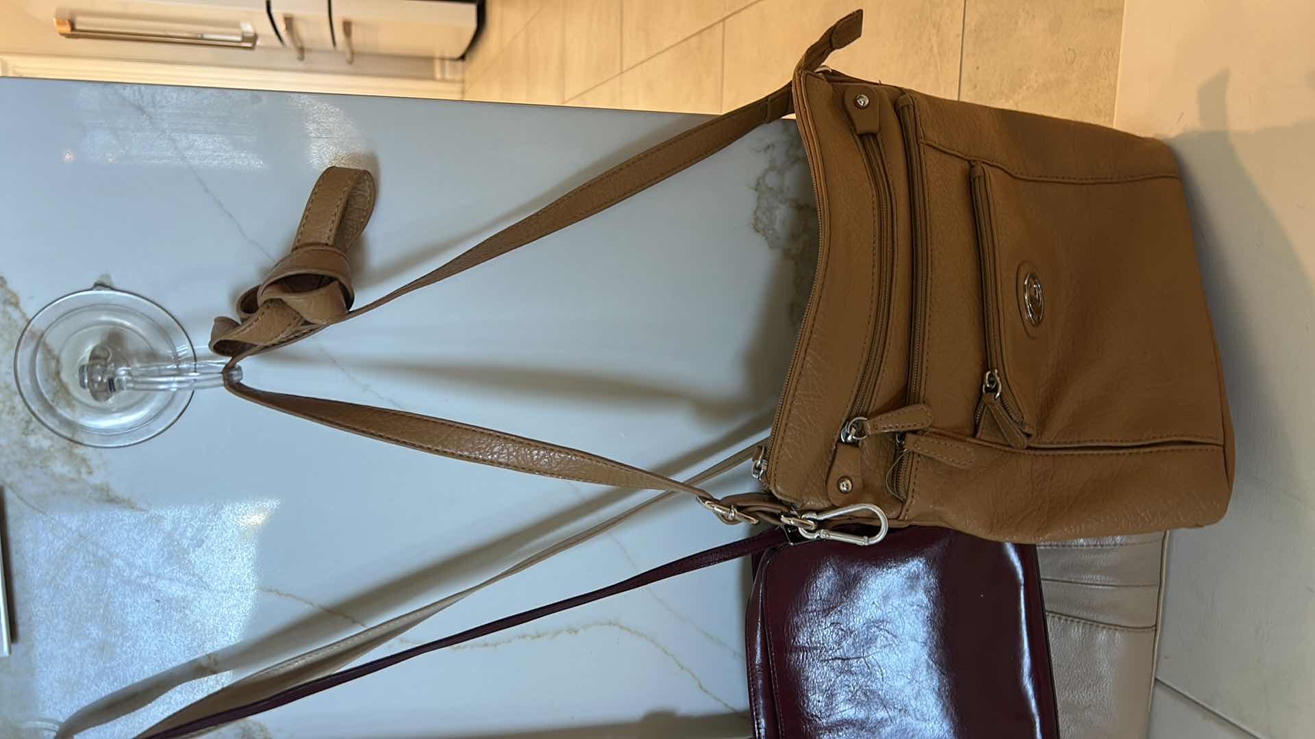 Photo 1 of 9 - WOMENS HANDBAG AND TOTES