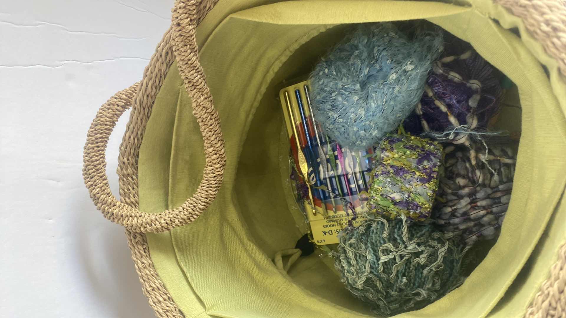 Photo 2 of BASKET WITH YARN AND CROCHET HOOKS & SMALL BASKETS
