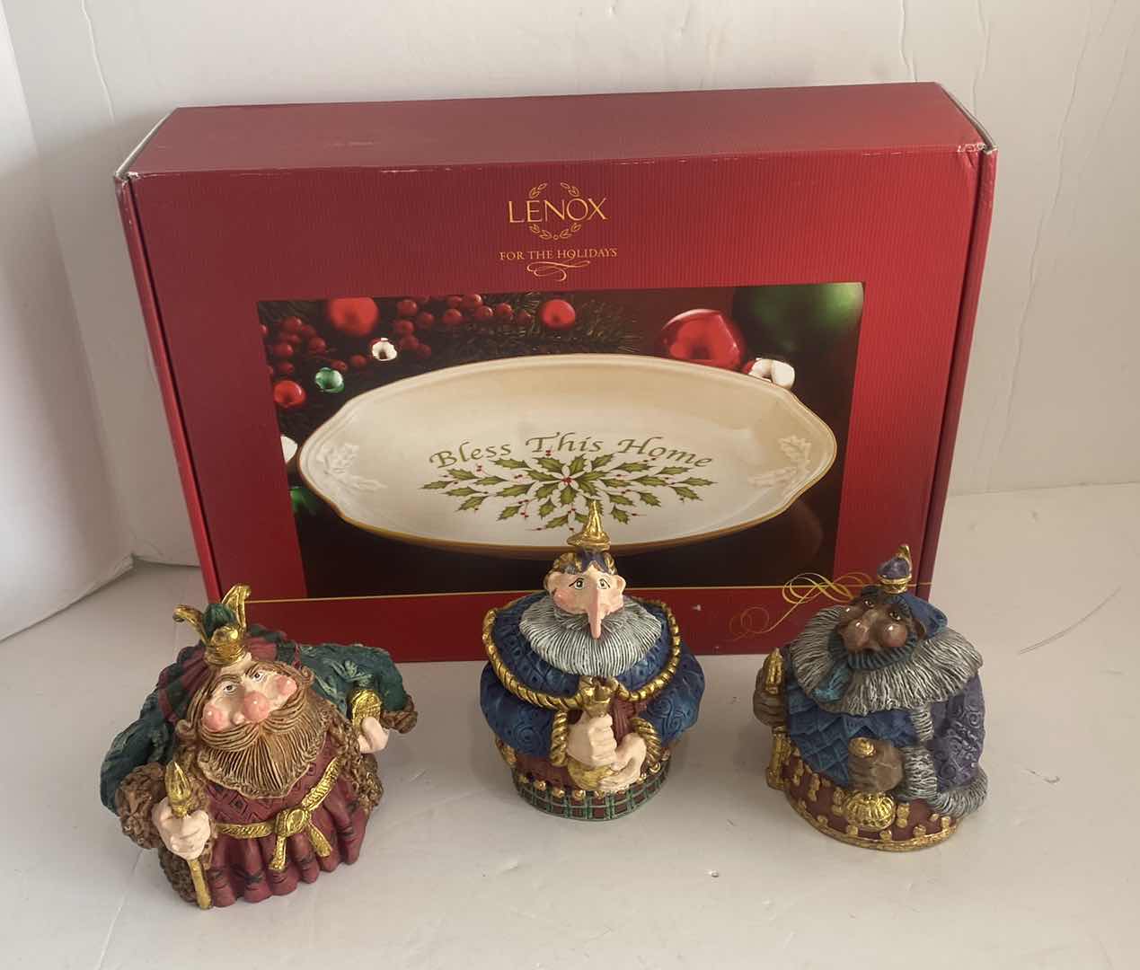 Photo 1 of DEPT 56 3 WISE MEN H4 1/2” & LENOX BLESS THIS HOUSE TRAY