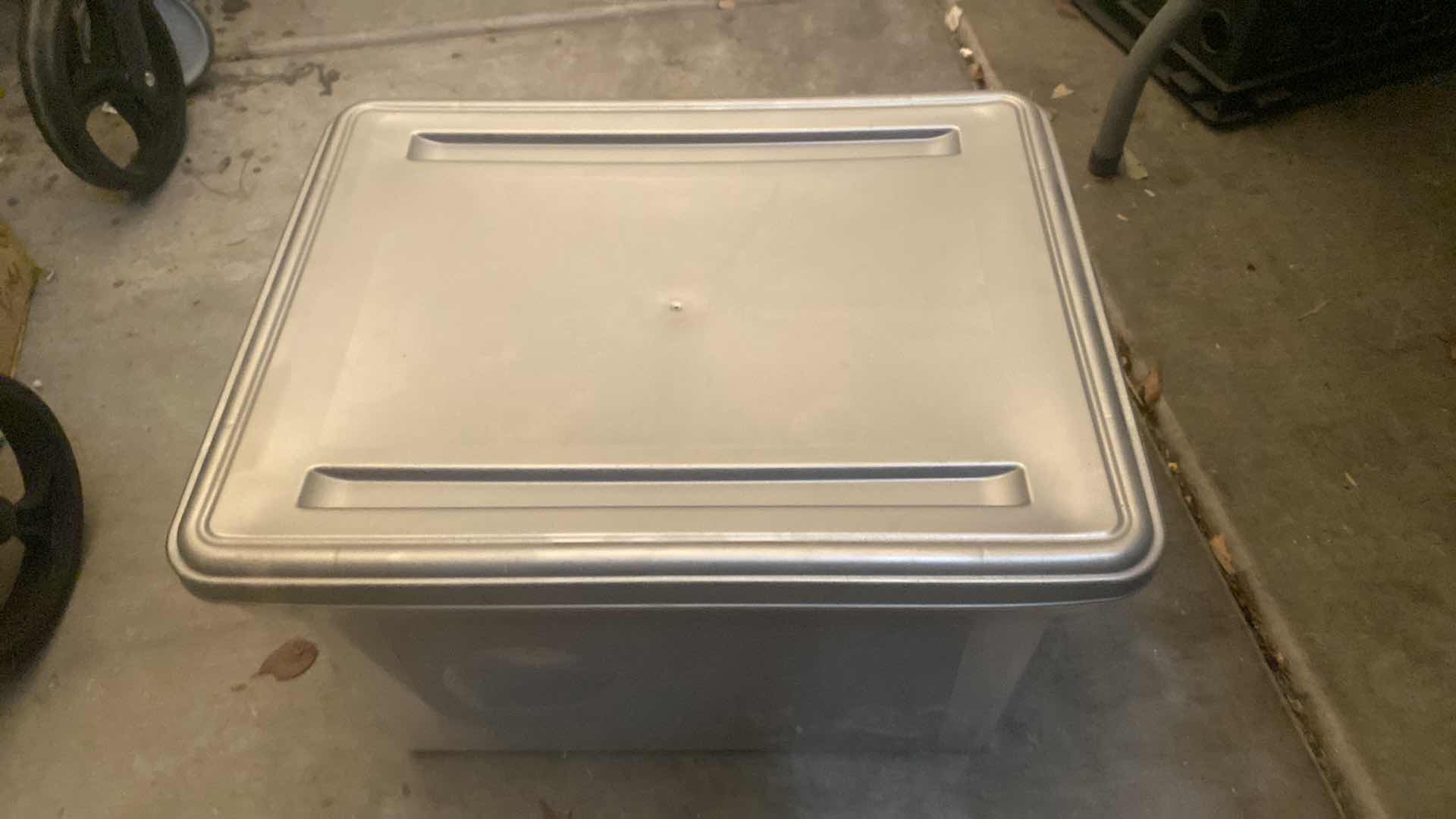 Photo 1 of 7 PIECE YANKEE CANDLE HOLDERS, INCLUDES TOTE