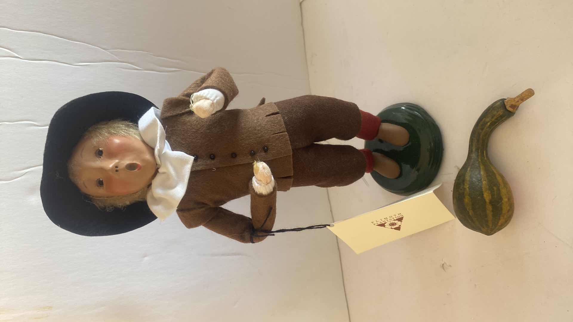 Photo 1 of 1990’s BUYERS CHOICE PLIMOTH PLANTATION CAROLERS FIGURINE H9 1/2”