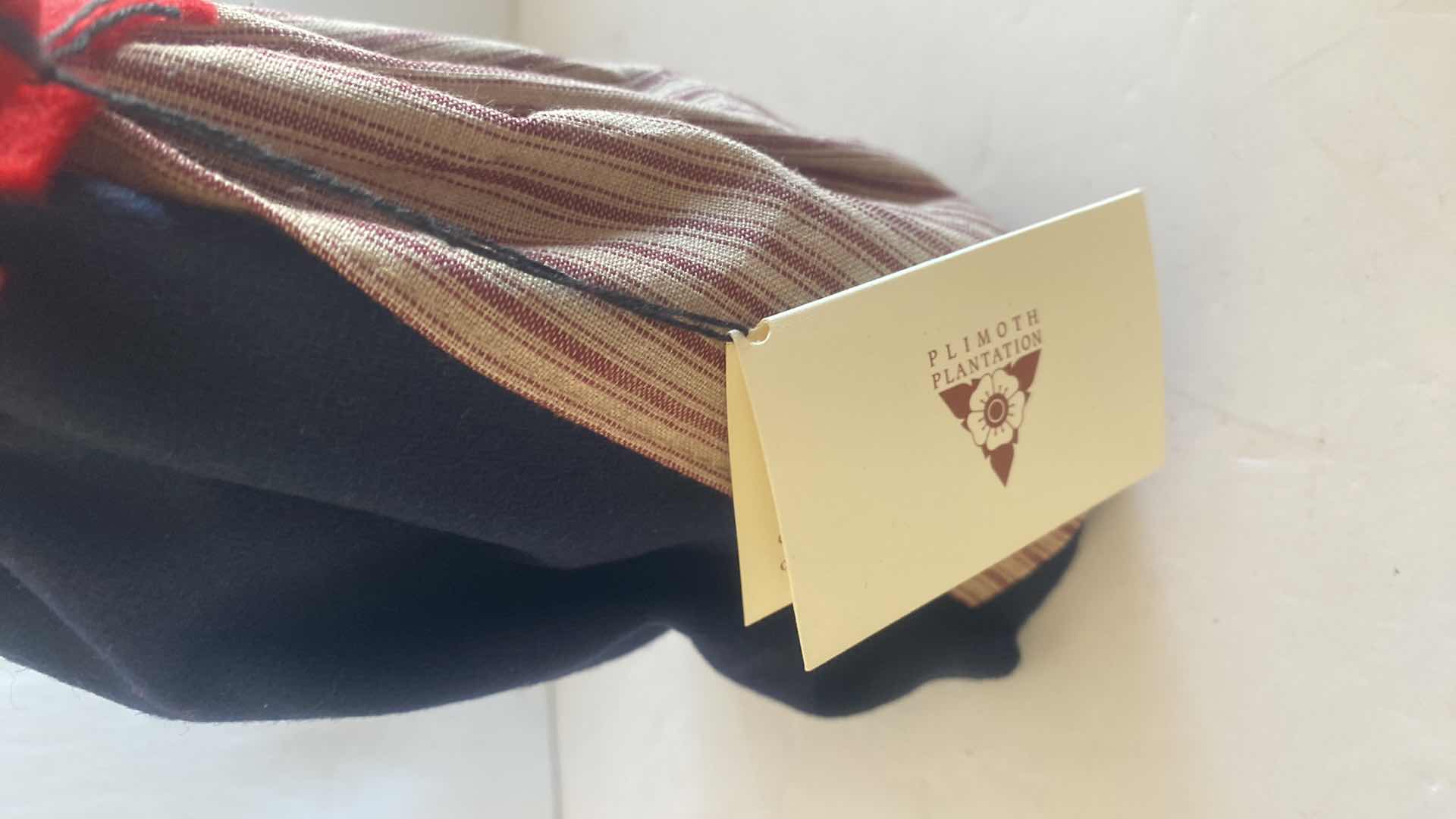 Photo 1 of 1990’s BUYERS CHOICE PLIMOTH PLANTATION CAROLERS FIGURINE H12 1/2”