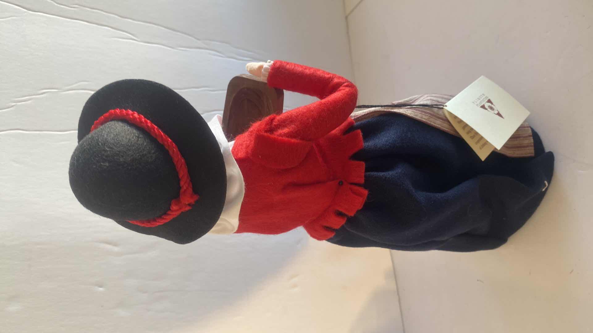 Photo 1 of 1990’s BUYERS CHOICE PLIMOTH PLANTATION CAROLERS FIGURINE H12 1/2”