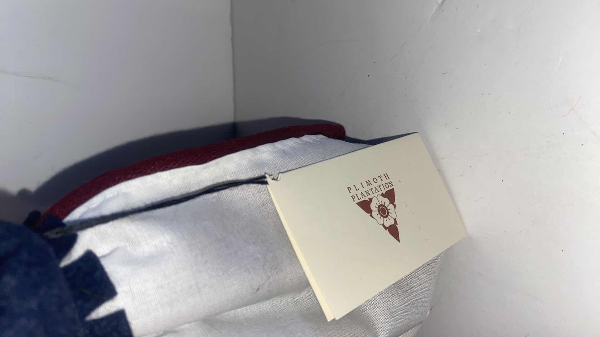 Photo 2 of 1990’s BUYERS CHOICE PLIMOTH PLANTATION CAROLERS FIGURINE H9 1/2”