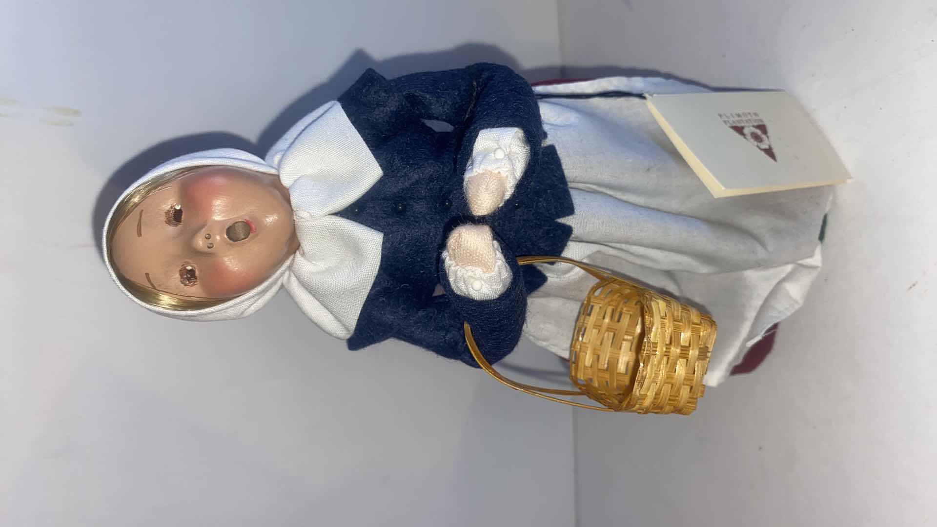 Photo 1 of 1990’s BUYERS CHOICE PLIMOTH PLANTATION CAROLERS FIGURINE H9 1/2”