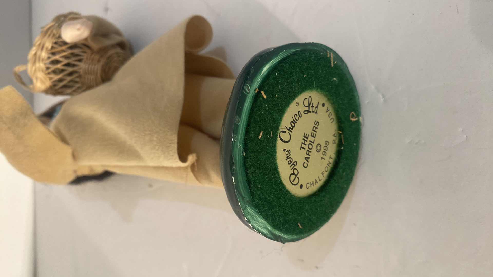 Photo 1 of 1990’s BUYERS CHOICE PLIMOTH PLANTATION CAROLERS FIGURINE H9 1/2”