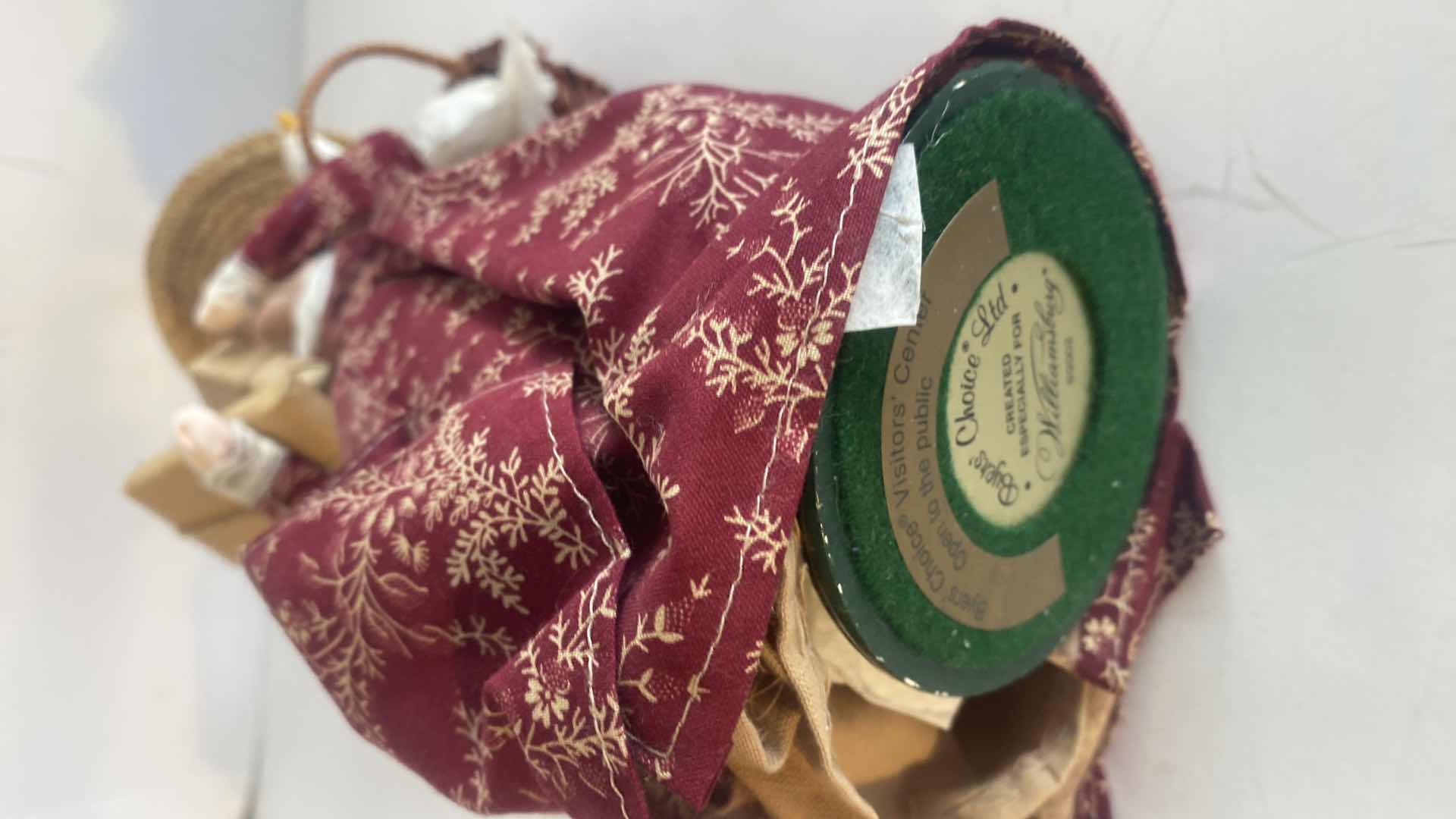 Photo 3 of 2002 BUYERS CHOICE LLTD. WILLAMSBURG CAROLERS COLLECTION H13”