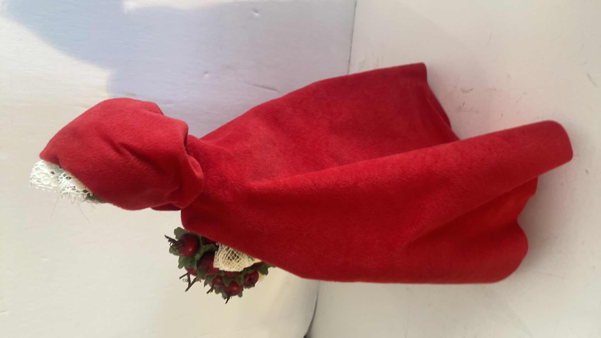 Photo 1 of 2002 BUYERS CHOICE LLTD. WILLAMSBURG CAROLERS COLLECTION H12”