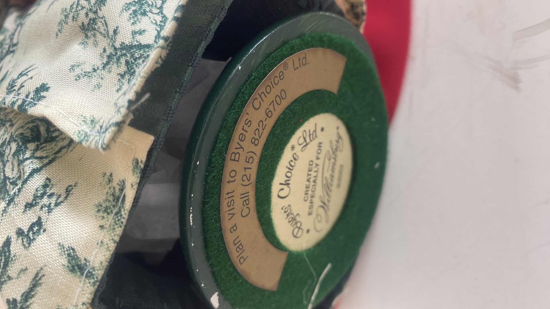 Photo 4 of 2002 BUYERS CHOICE LLTD. WILLAMSBURG CAROLERS COLLECTION H12”