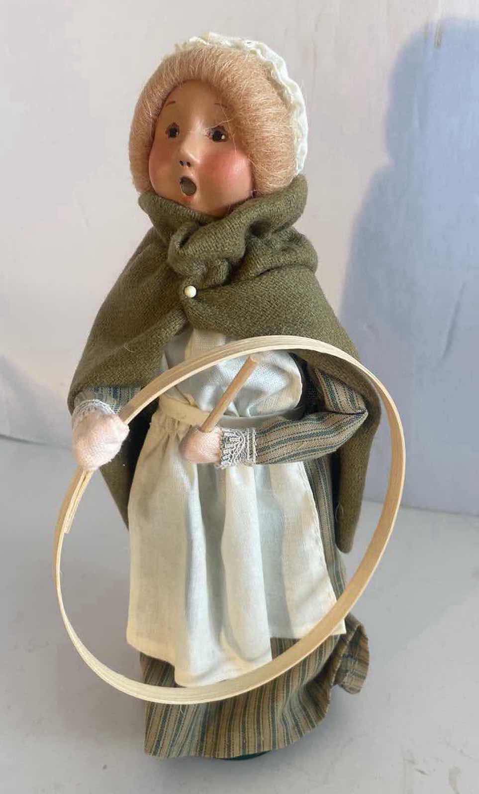 Photo 1 of 1998 BUYERS CHOICE LLTD. WILLAMSBURG CAROLERS COLLECTION H10”