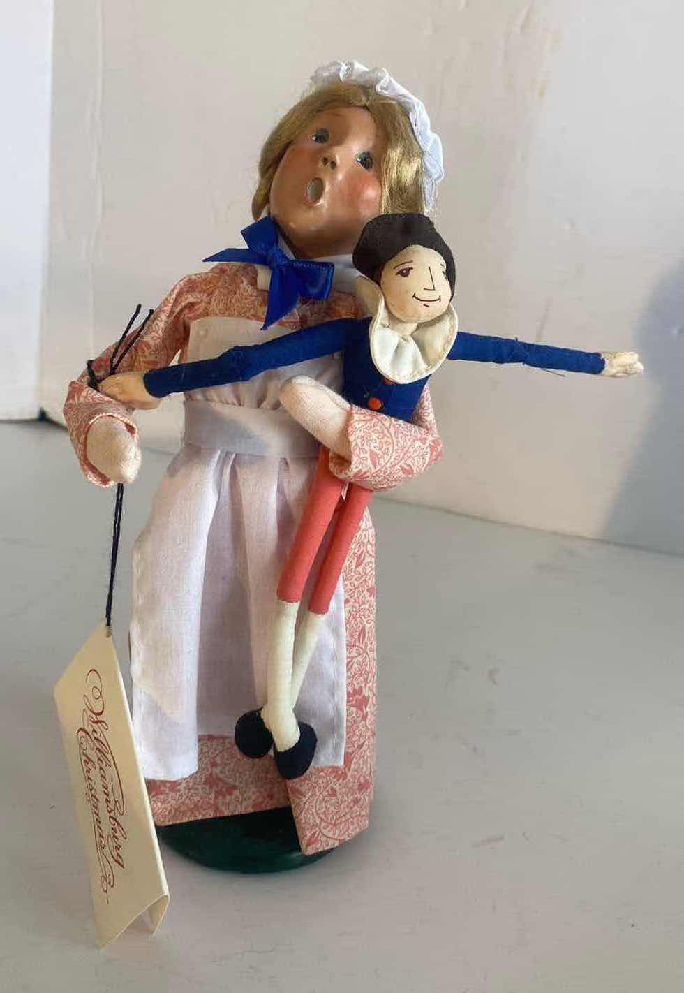 Photo 1 of 2001 BUYERS CHOICE LLTD. WILLAMSBURG CAROLERS COLLECTION H10”