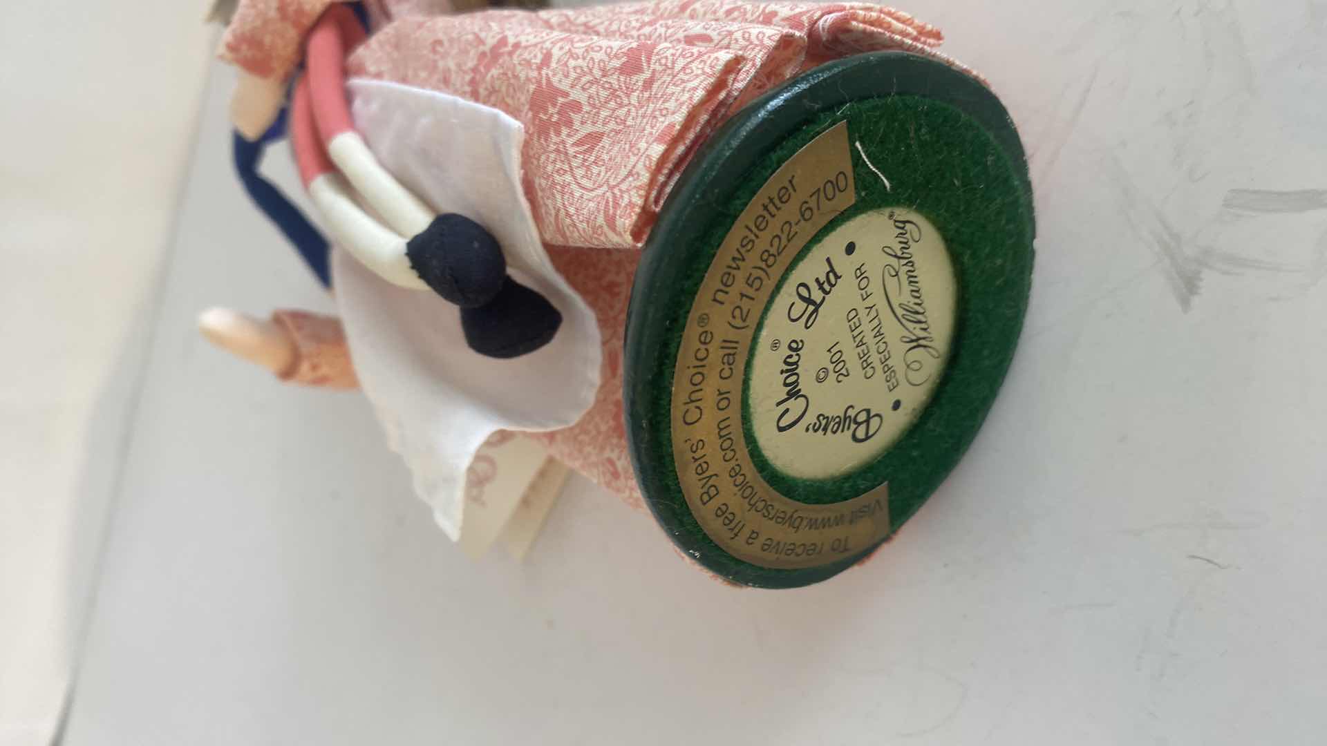 Photo 1 of 2001 BUYERS CHOICE LLTD. WILLAMSBURG CAROLERS COLLECTION H10”