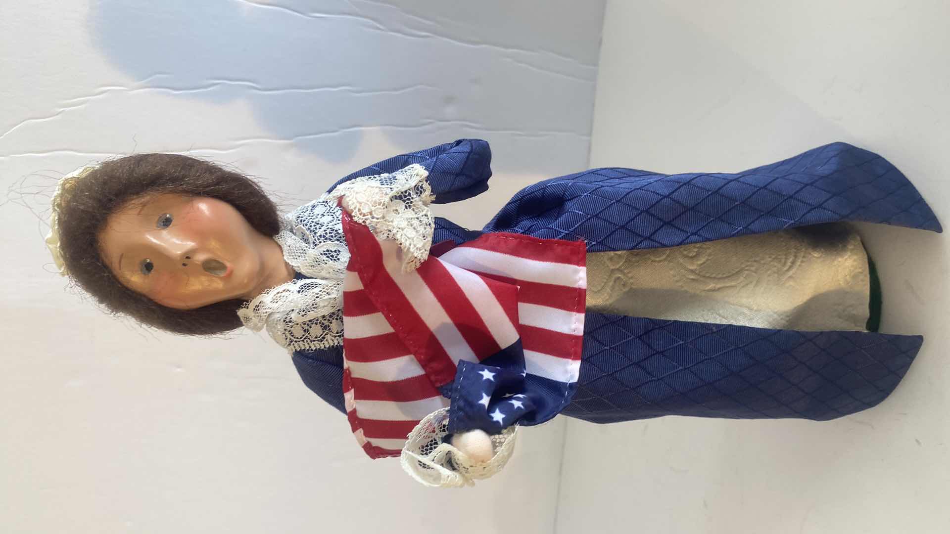 Photo 1 of 2000 BUYERS CHOICE LLTD. THE CAROLERS COLLECTION H12 1/2”